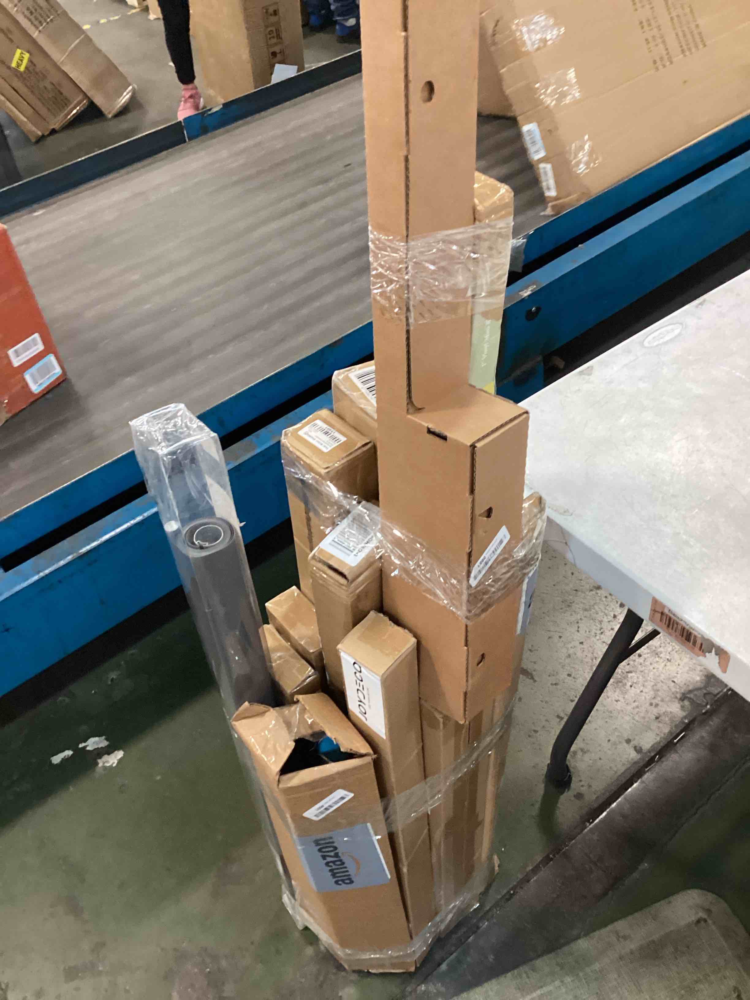 https://s3.amazonaws.com/lotting-images-prod/bidfta/BLU6756426_1721927975171.jpeg