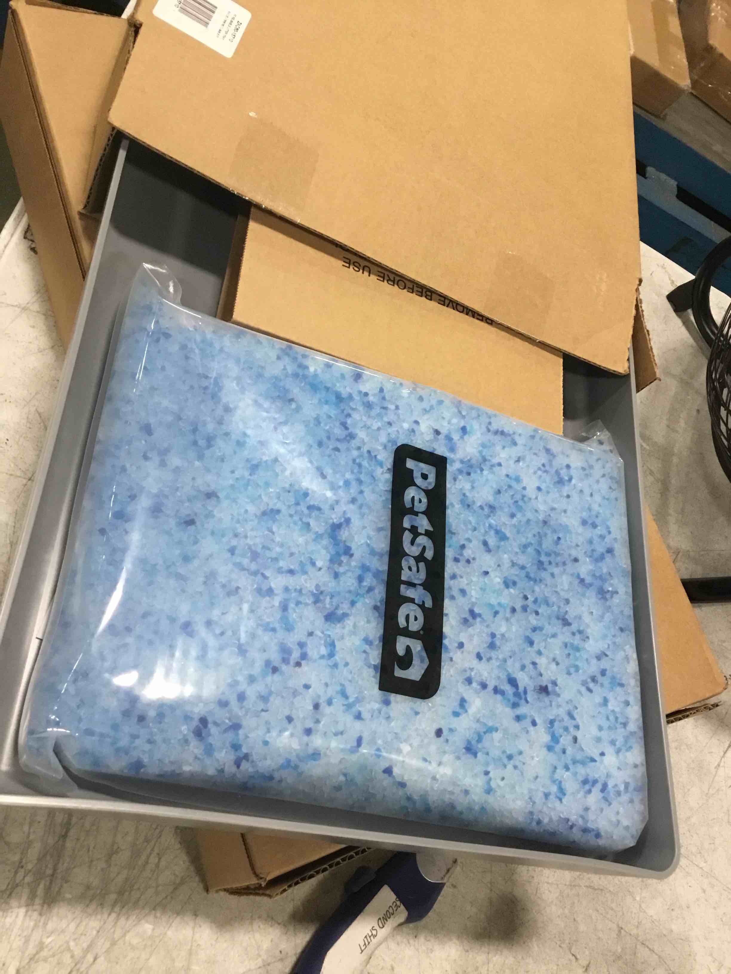 https://s3.amazonaws.com/lotting-images-prod/bidfta/BLU6756505_1720749972456.jpeg