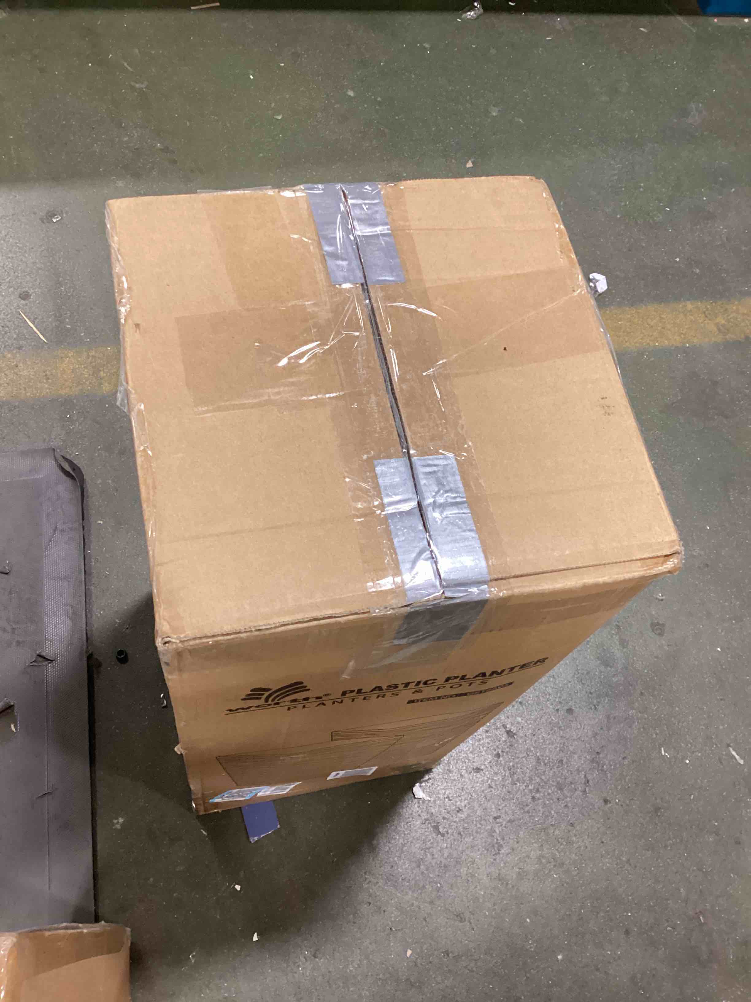 https://s3.amazonaws.com/lotting-images-prod/bidfta/BLU6756748_1721104123890.jpeg