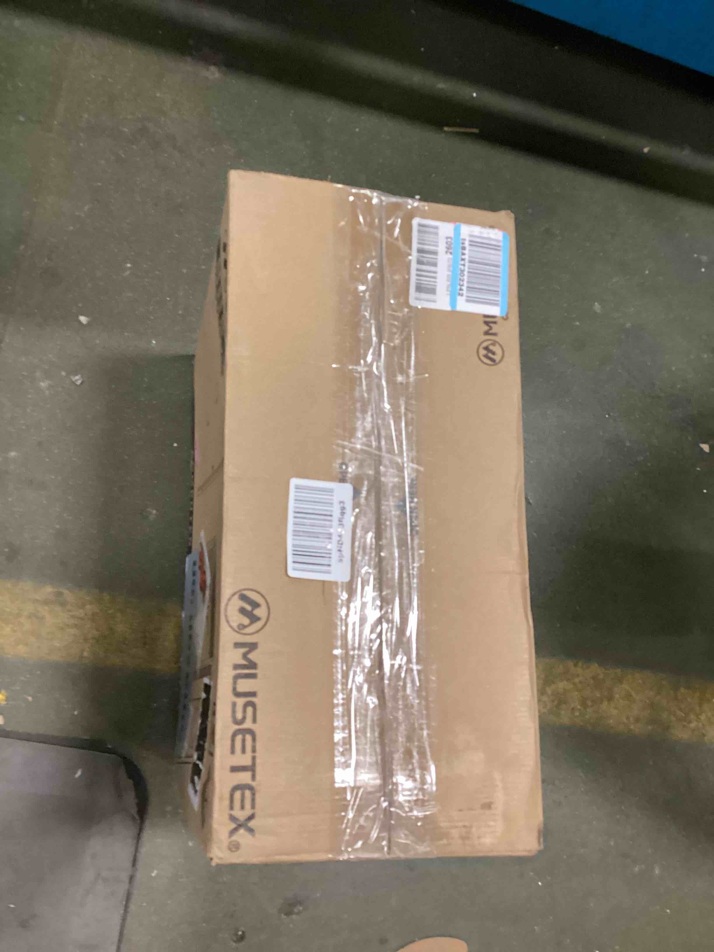 https://s3.amazonaws.com/lotting-images-prod/bidfta/BLU6756752_1721104729166.jpeg