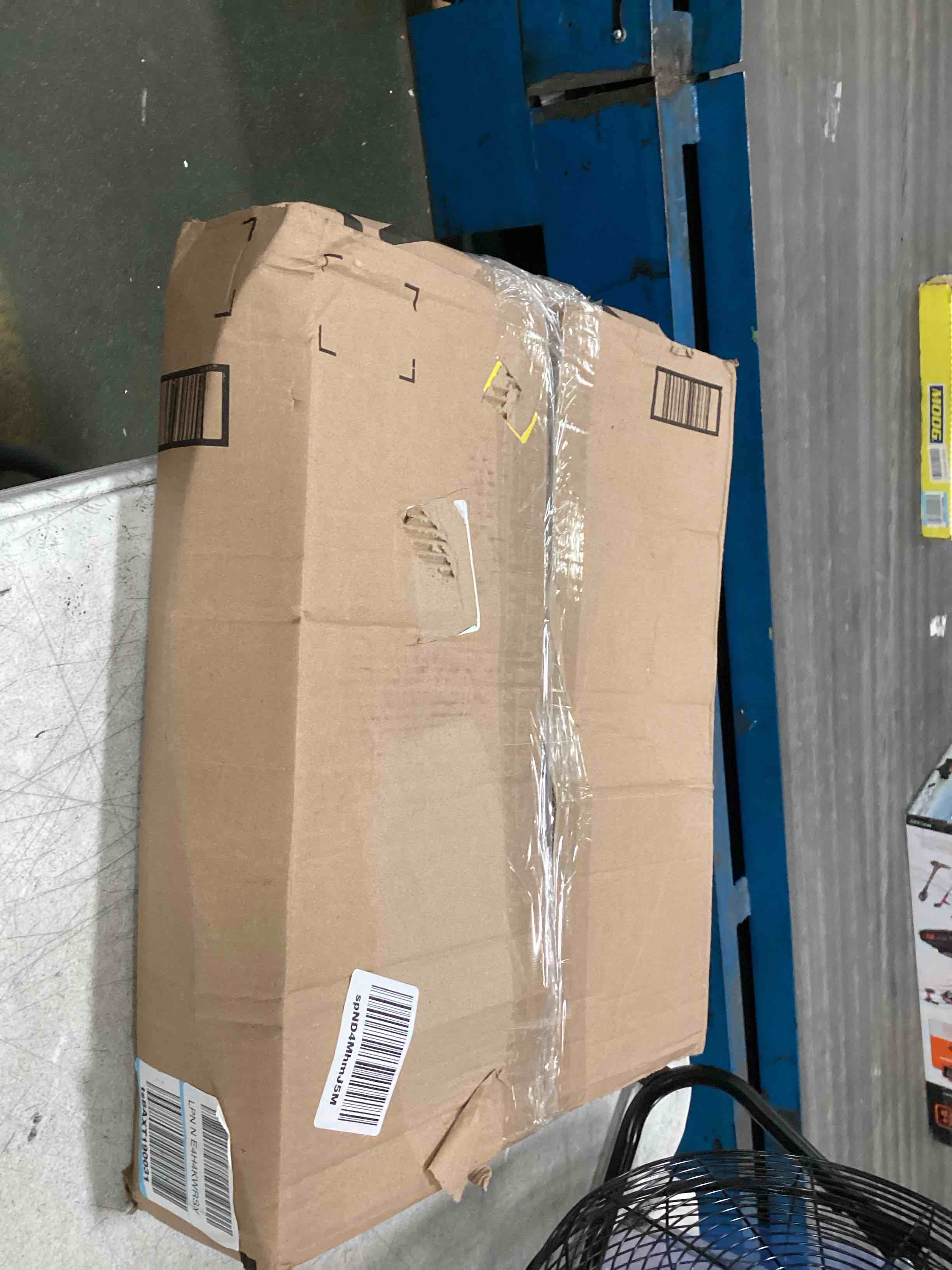 https://s3.amazonaws.com/lotting-images-prod/bidfta/BLU6756811_1721106526996.jpeg
