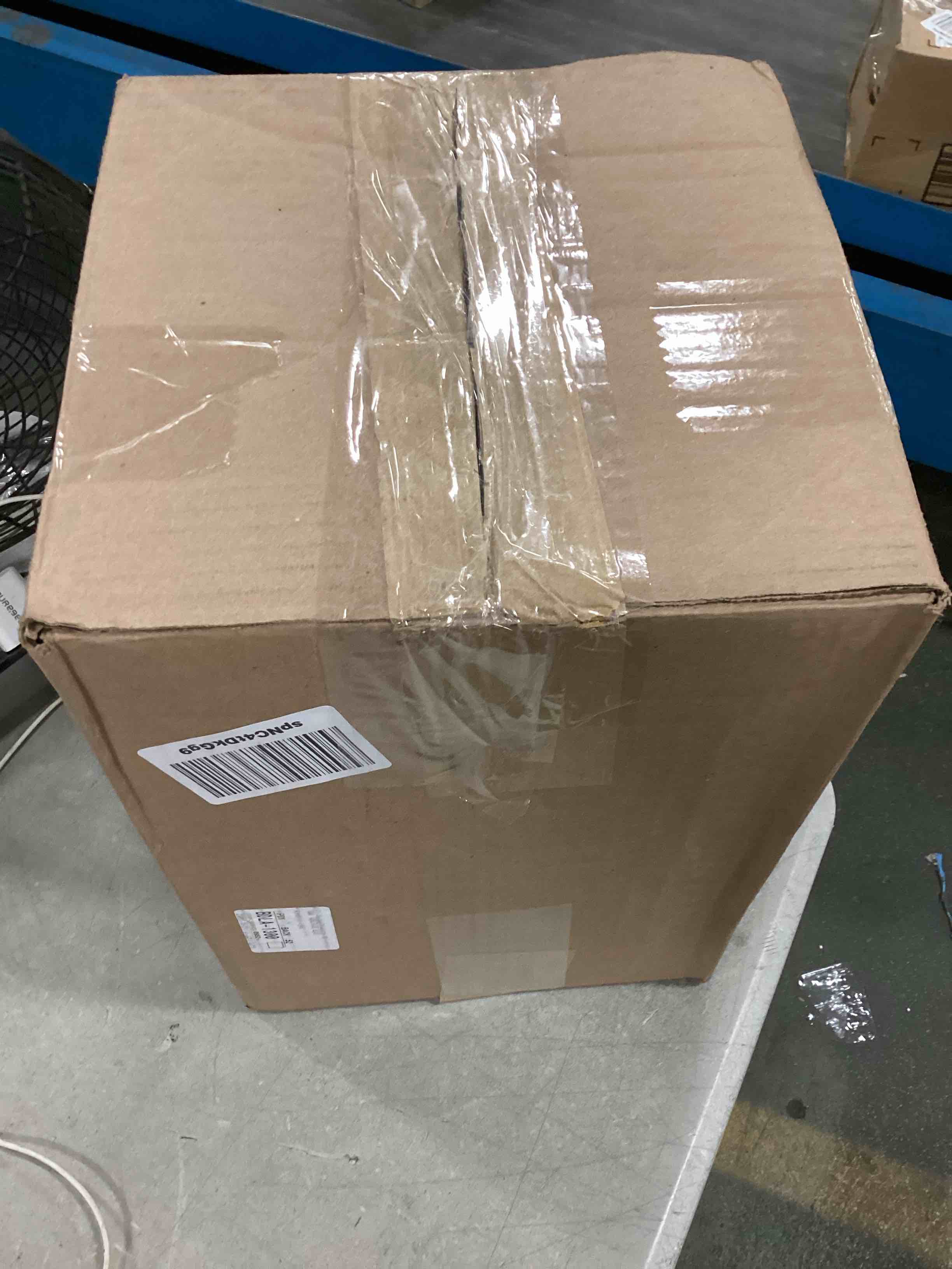 https://s3.amazonaws.com/lotting-images-prod/bidfta/BLU6757009_1721192724600.jpeg