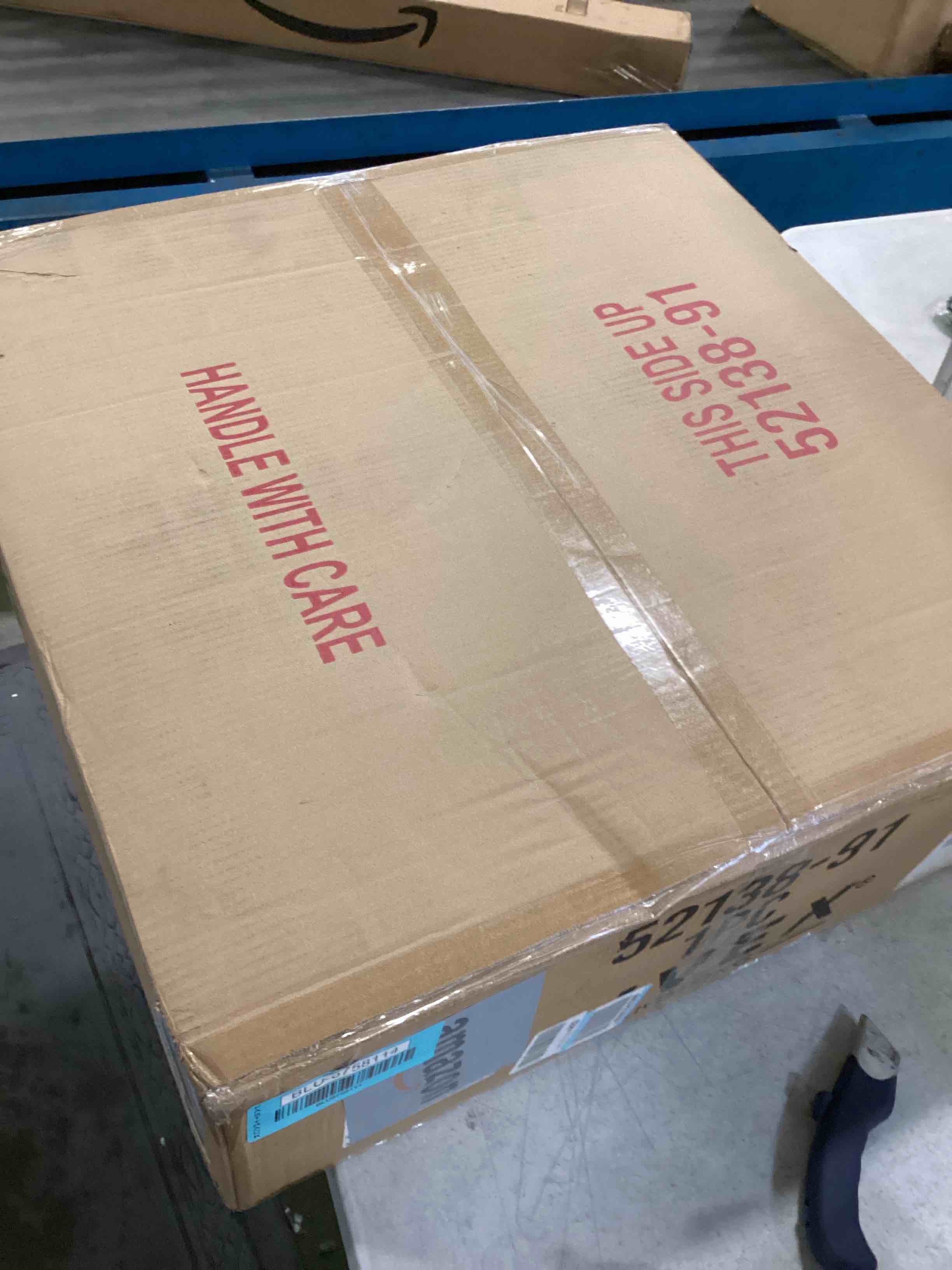 https://s3.amazonaws.com/lotting-images-prod/bidfta/BLU6758114_1720546040587.jpeg