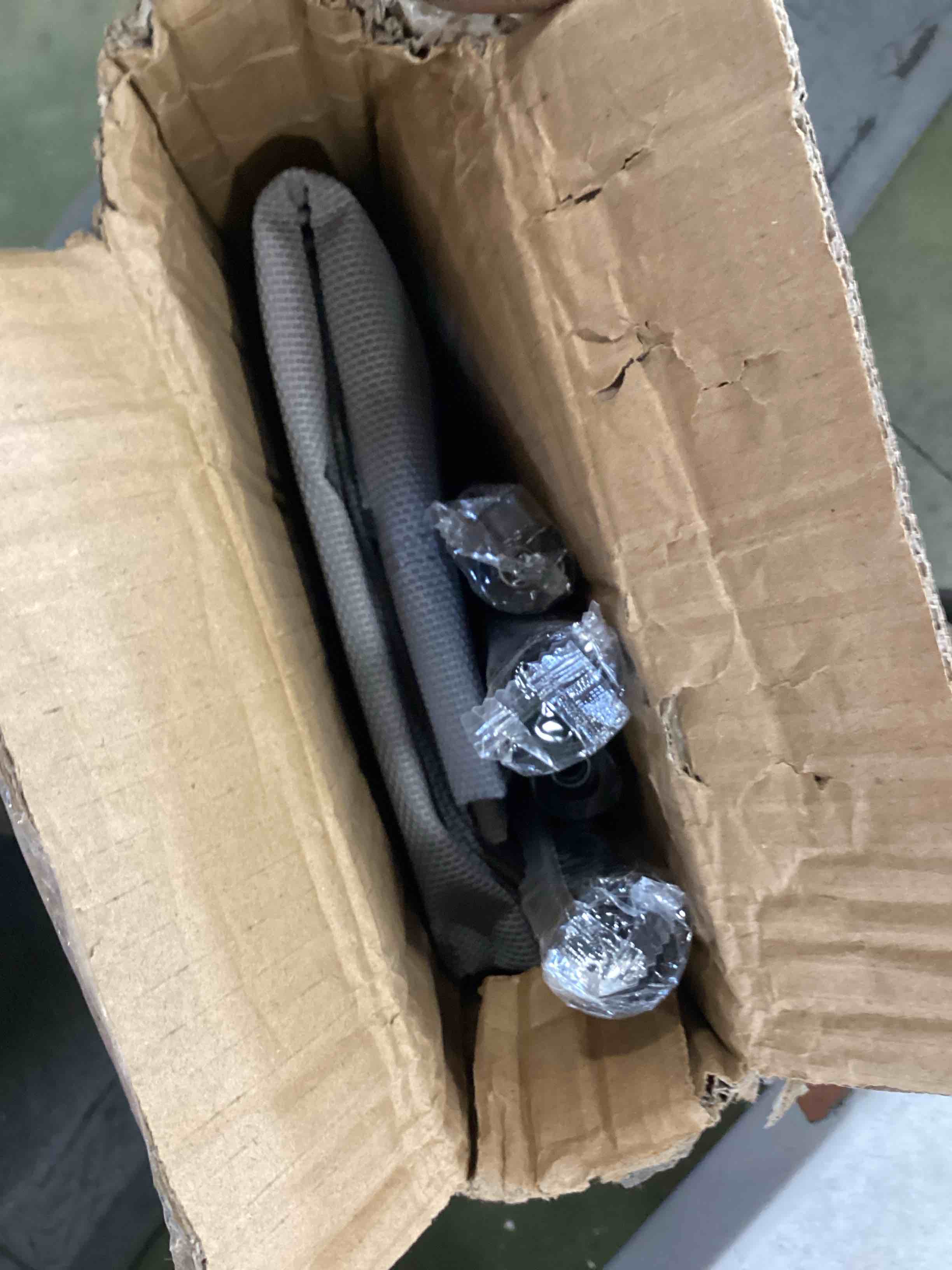 https://s3.amazonaws.com/lotting-images-prod/bidfta/BLU6758151_1720554087777.jpeg