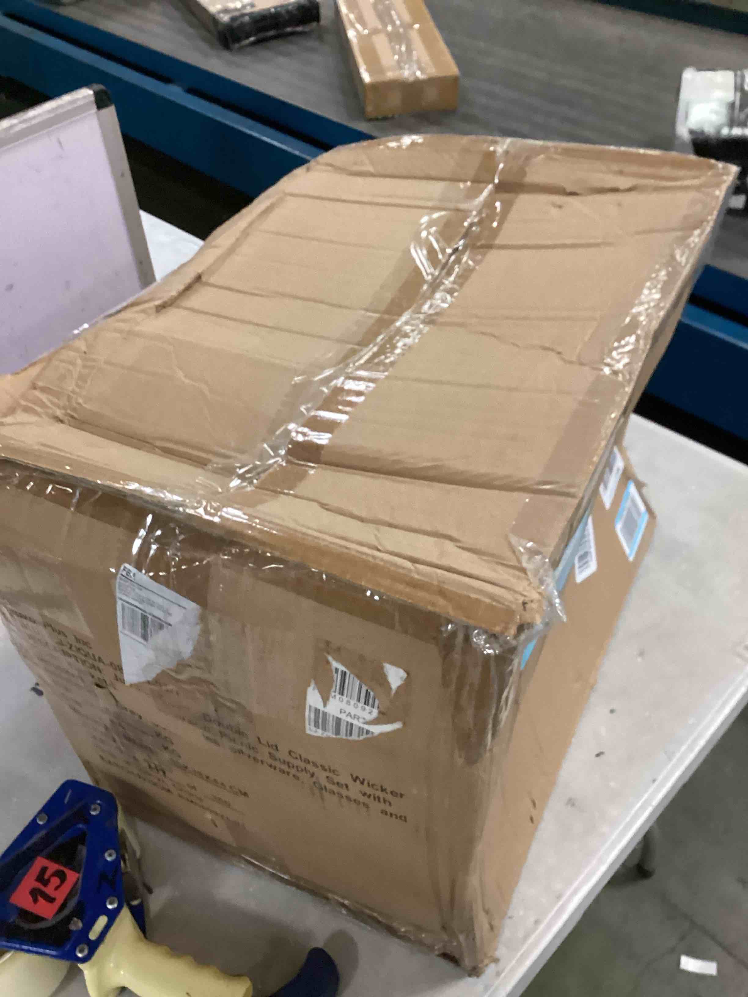 https://s3.amazonaws.com/lotting-images-prod/bidfta/BLU6758195_1720615251817.jpeg