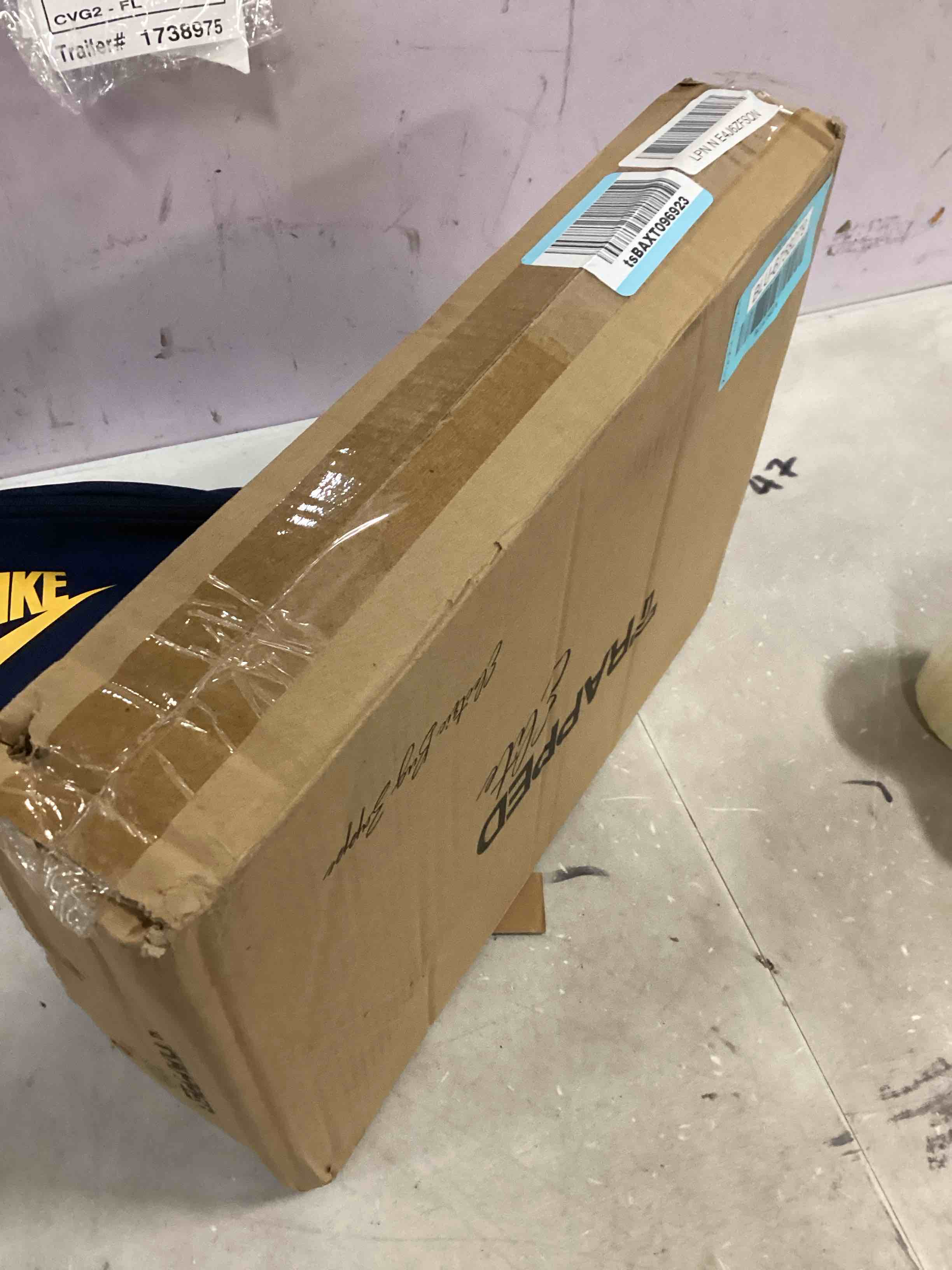 https://s3.amazonaws.com/lotting-images-prod/bidfta/BLU6758279_1720624899232.jpeg