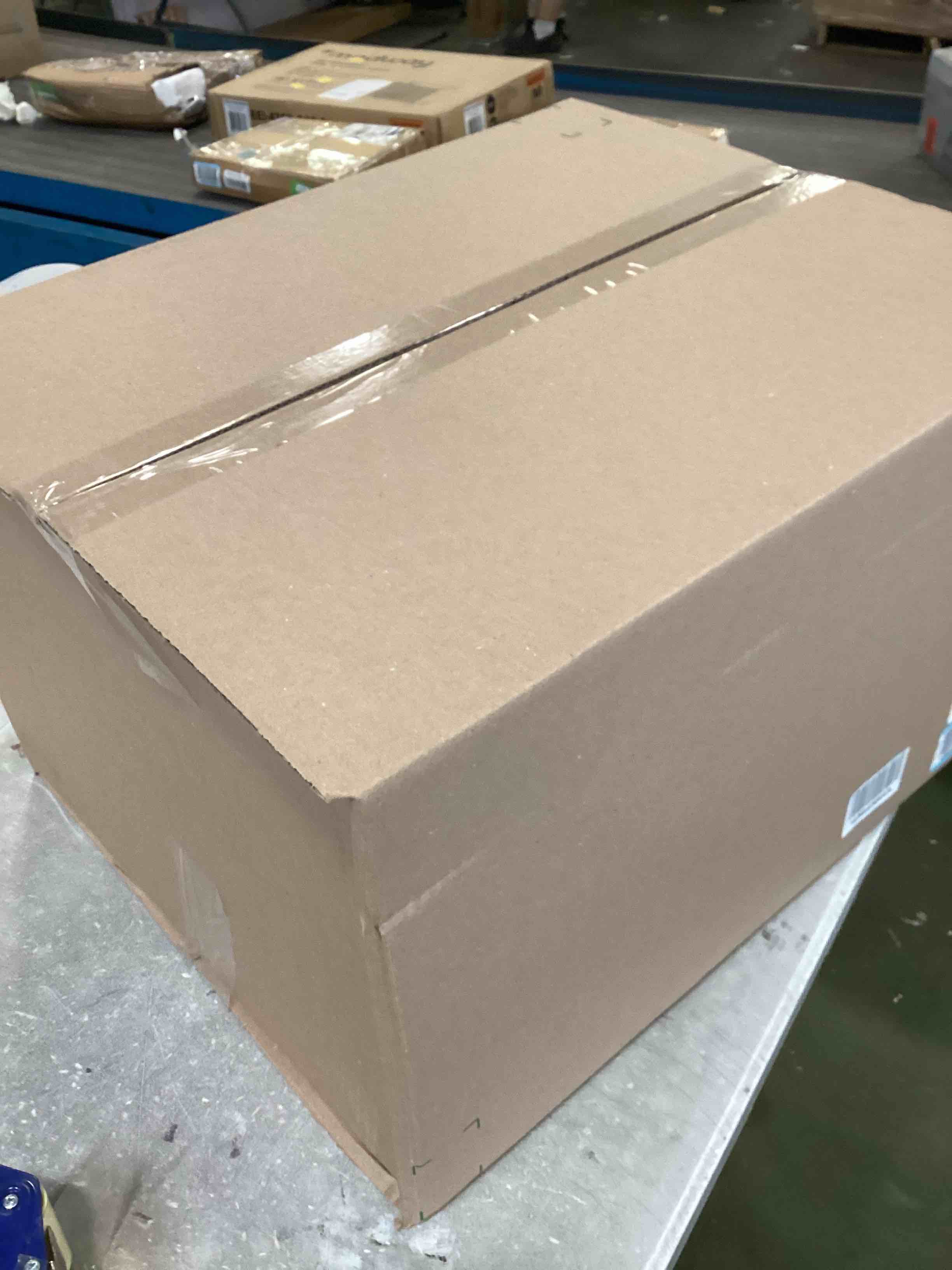 https://s3.amazonaws.com/lotting-images-prod/bidfta/BLU6758459_1720702740554.jpeg