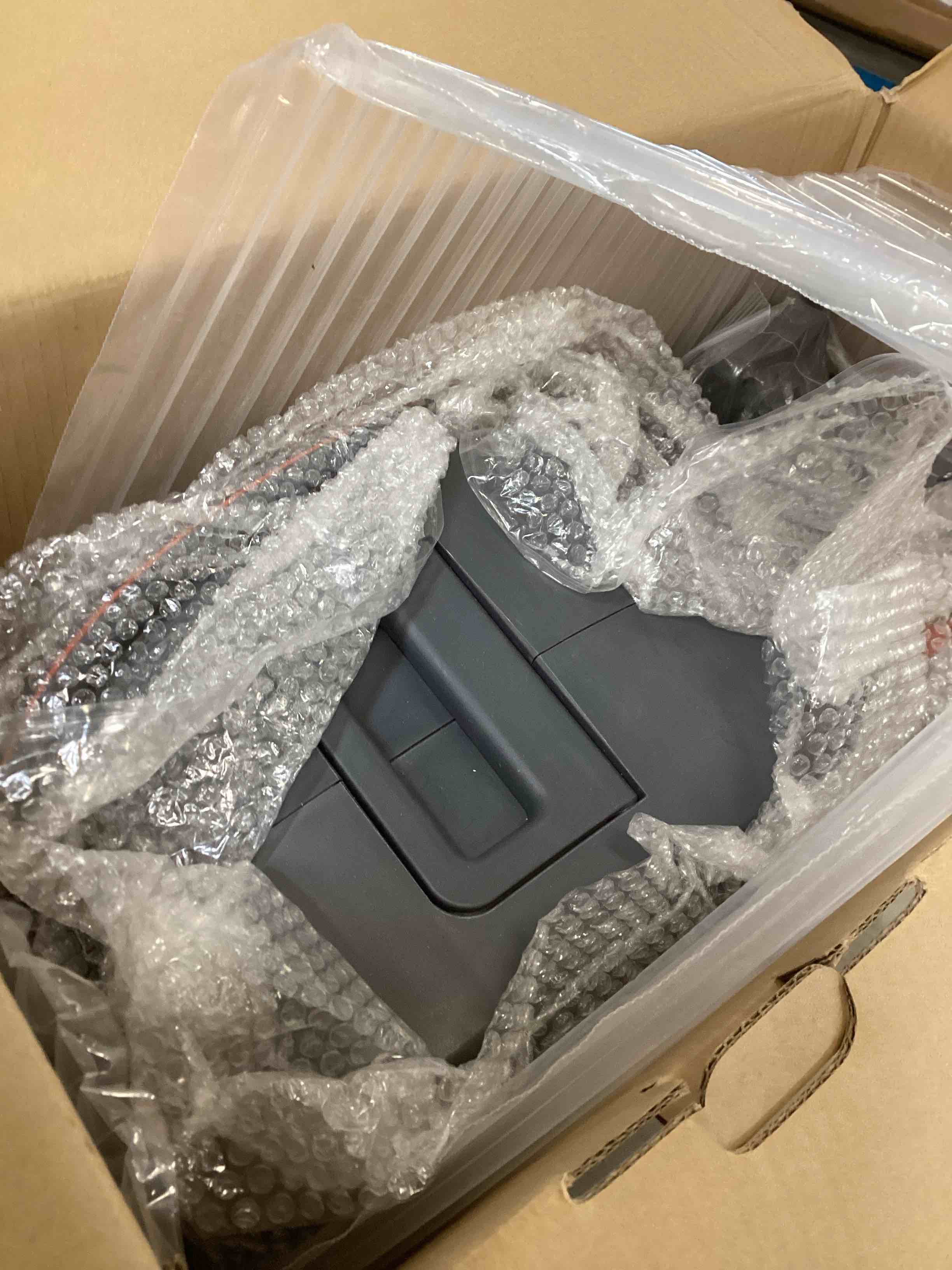 https://s3.amazonaws.com/lotting-images-prod/bidfta/BLU6758517_1720709701110.jpeg