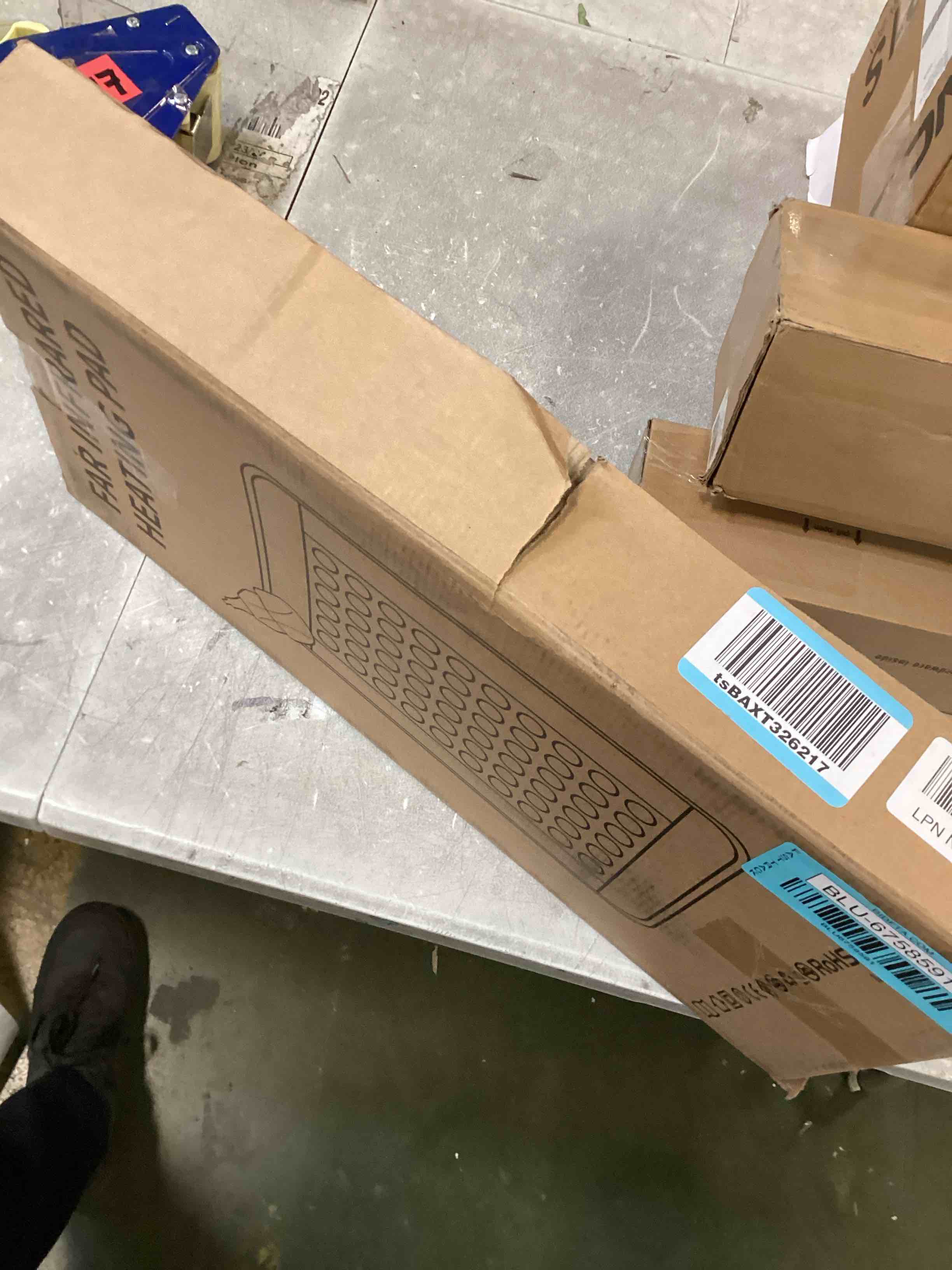 https://s3.amazonaws.com/lotting-images-prod/bidfta/BLU6758591_1720719057005.jpeg