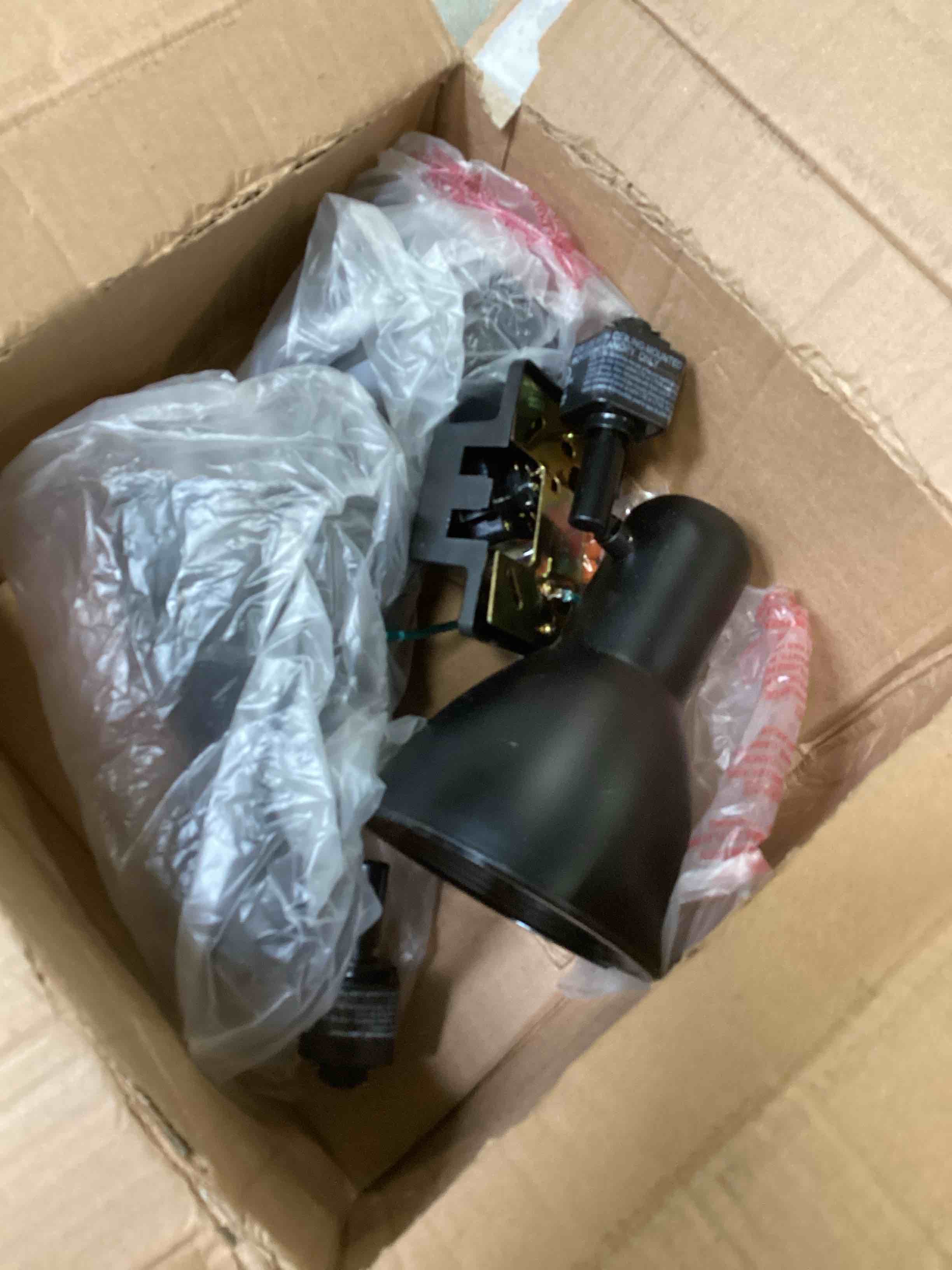 https://s3.amazonaws.com/lotting-images-prod/bidfta/BLU6758610_1720720712415.jpeg