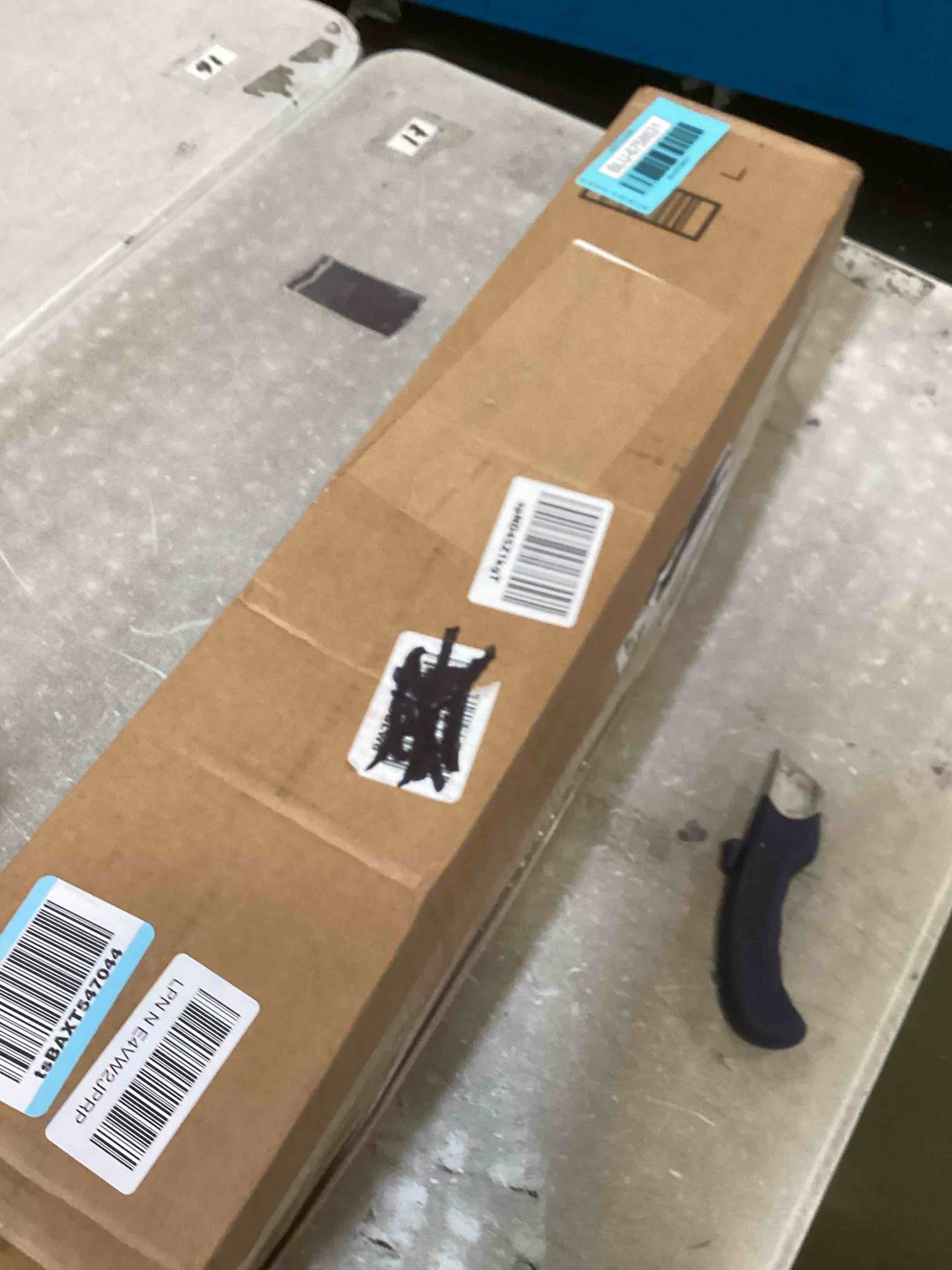 https://s3.amazonaws.com/lotting-images-prod/bidfta/BLU6758631_1720722360885.jpeg