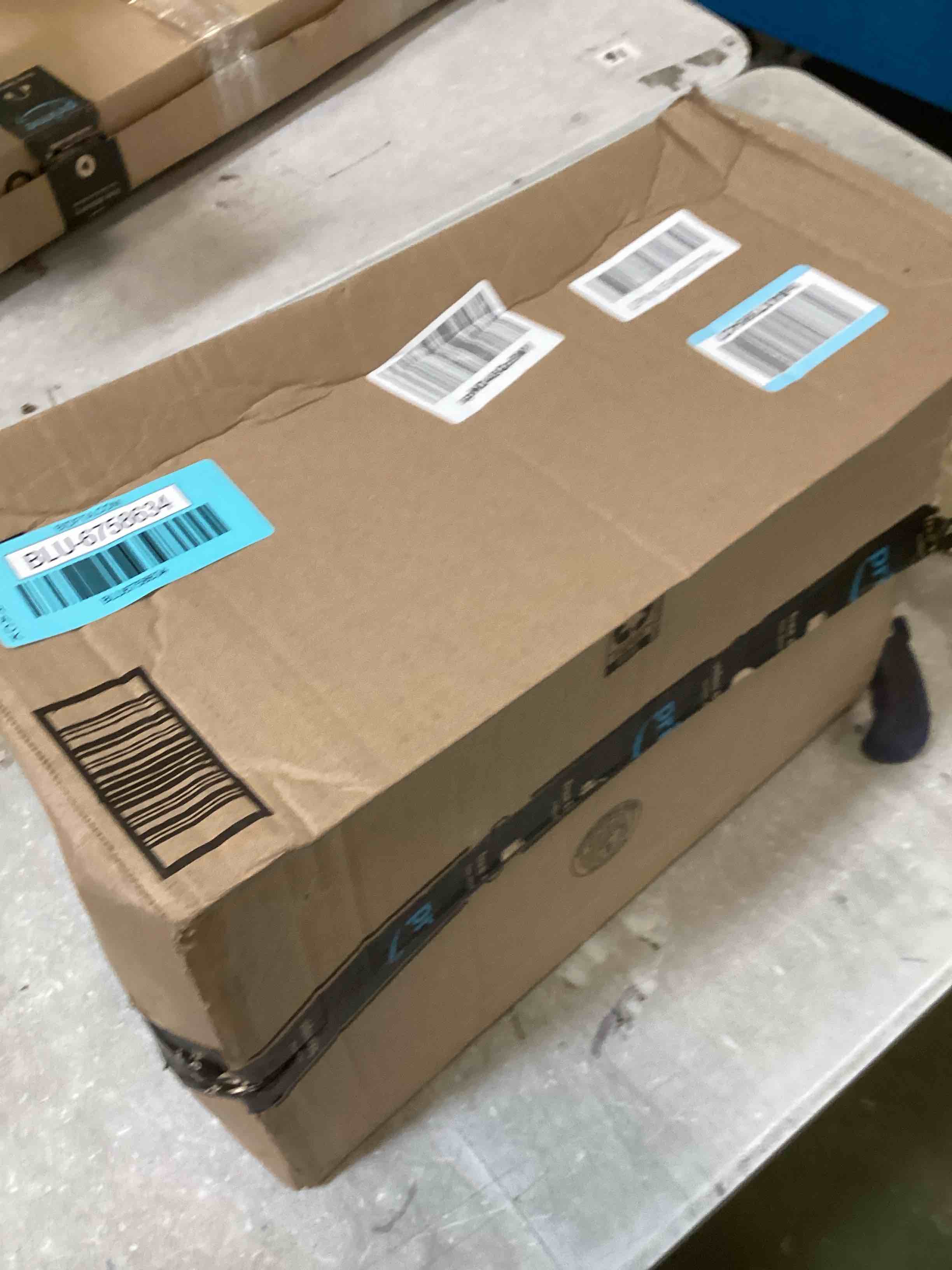https://s3.amazonaws.com/lotting-images-prod/bidfta/BLU6758634_1720722643947.jpeg