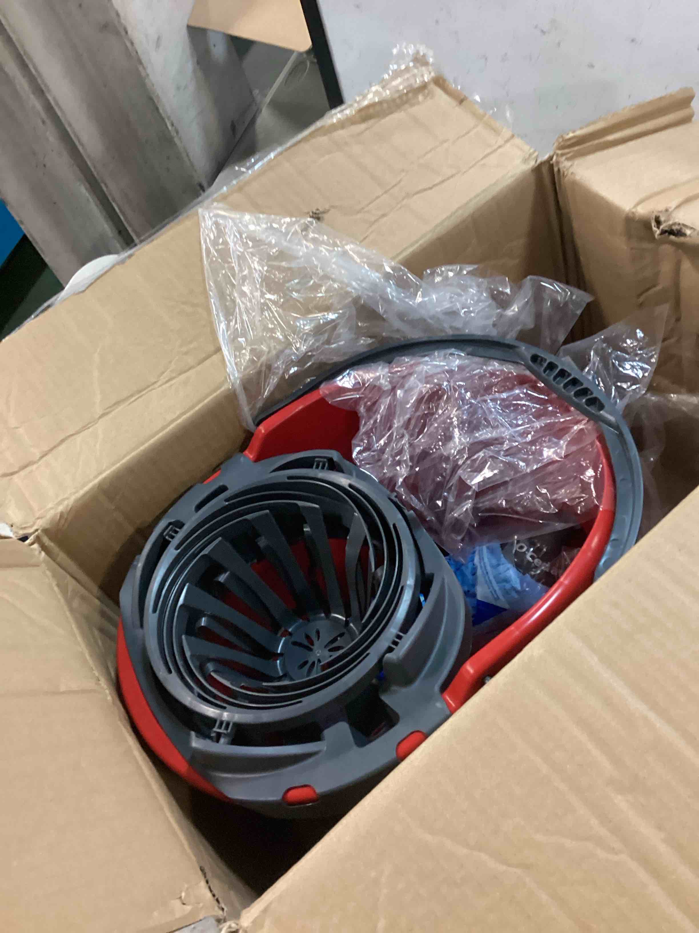 https://s3.amazonaws.com/lotting-images-prod/bidfta/BLU6759279_1721140133147.jpeg