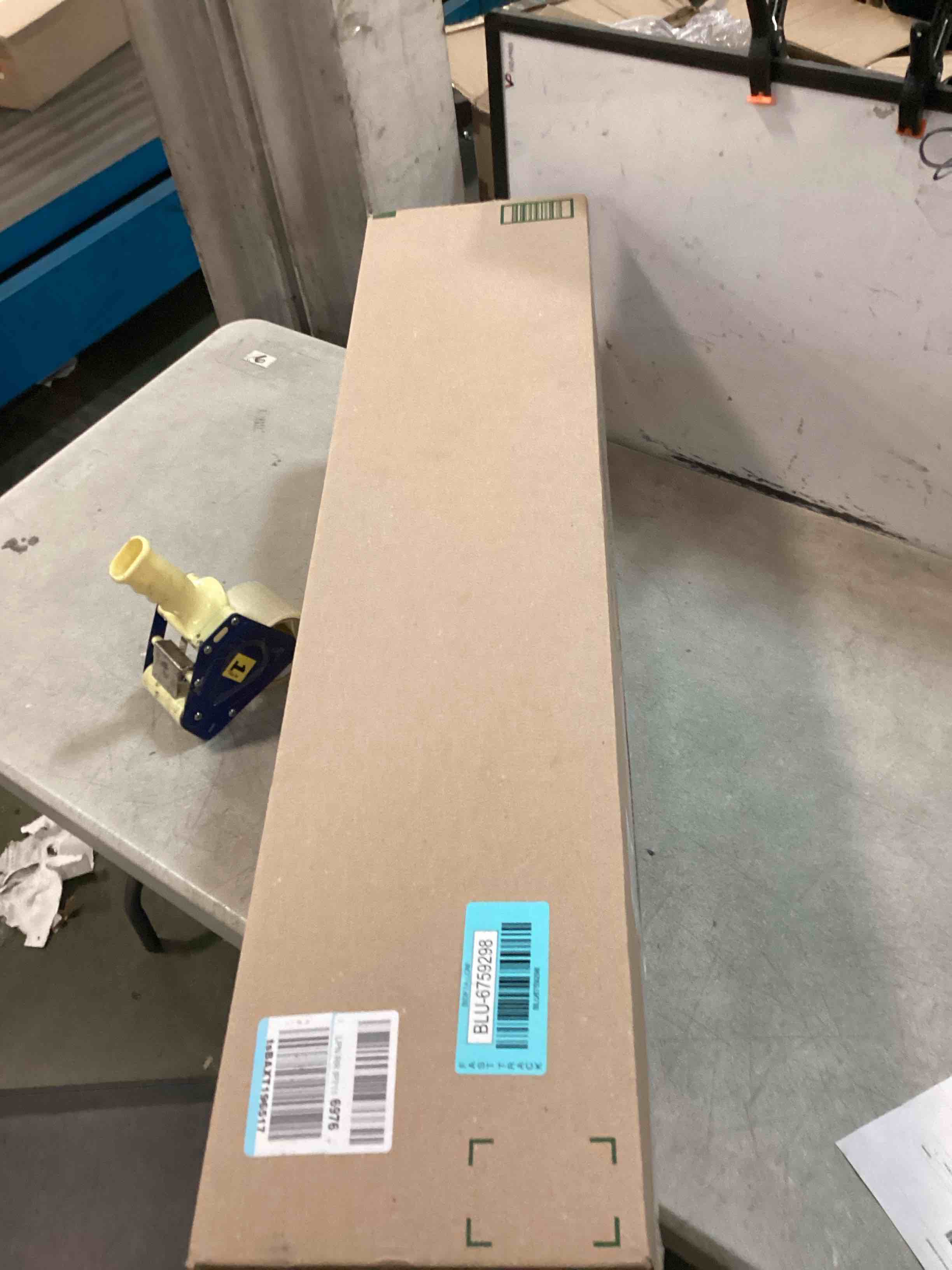 https://s3.amazonaws.com/lotting-images-prod/bidfta/BLU6759298_1721142333544.jpeg