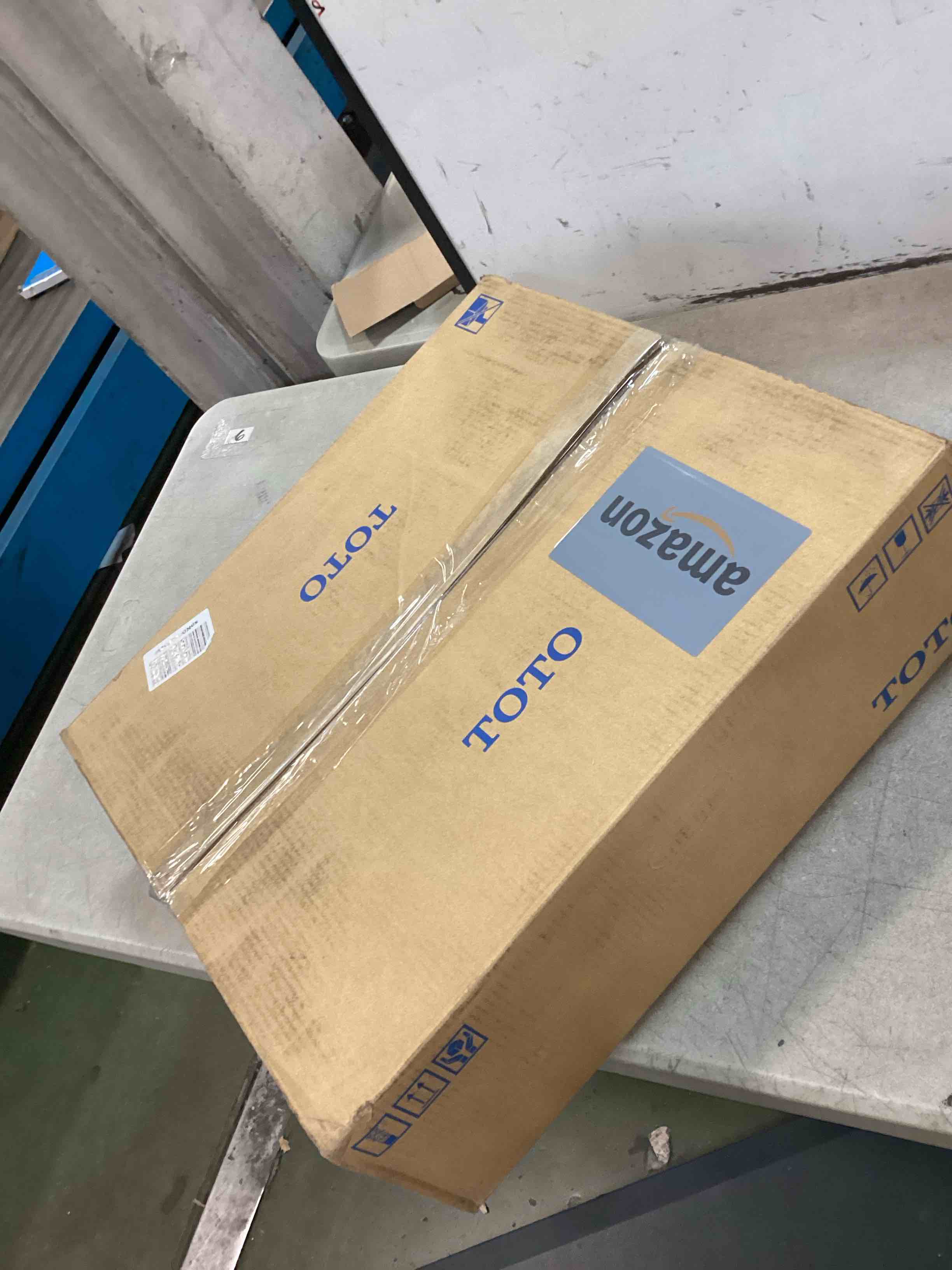 https://s3.amazonaws.com/lotting-images-prod/bidfta/BLU6759329_1721146363917.jpeg