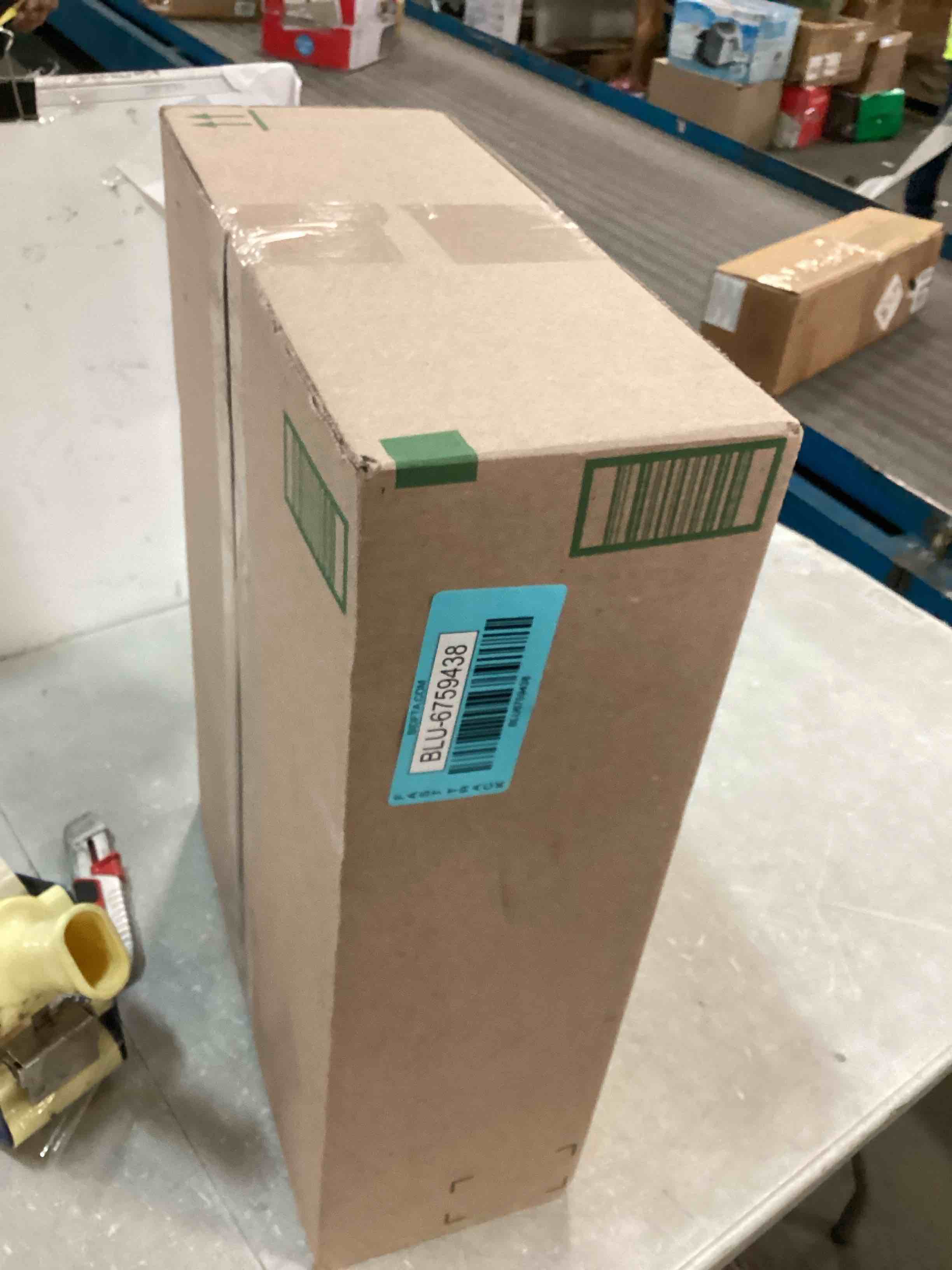 https://s3.amazonaws.com/lotting-images-prod/bidfta/BLU6759438_1721738651469.jpeg