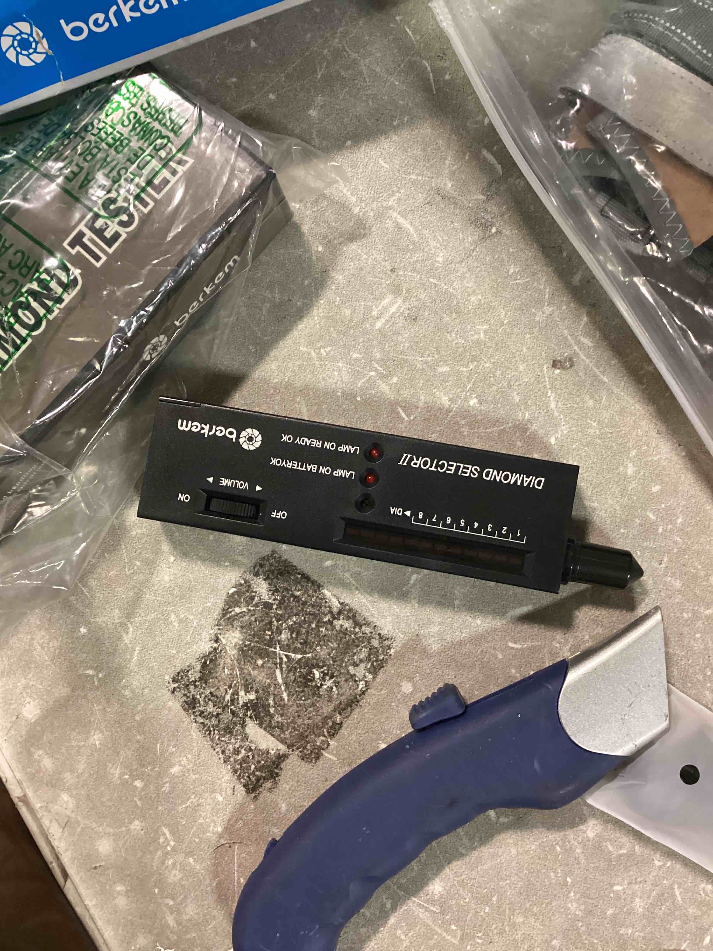 https://s3.amazonaws.com/lotting-images-prod/bidfta/BLU6760270_1721058653210.jpeg
