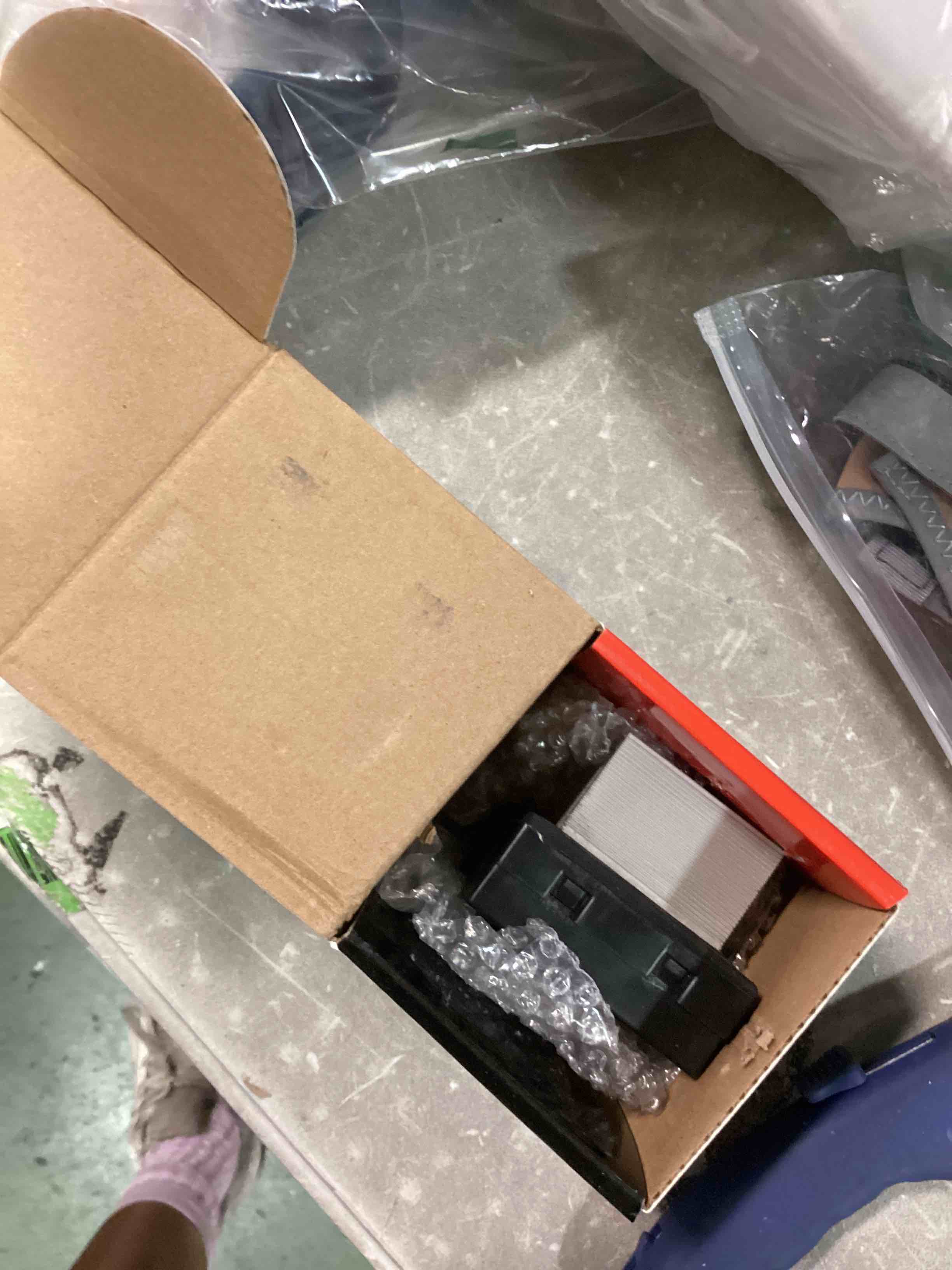 https://s3.amazonaws.com/lotting-images-prod/bidfta/BLU6760273_1721058507049.jpeg
