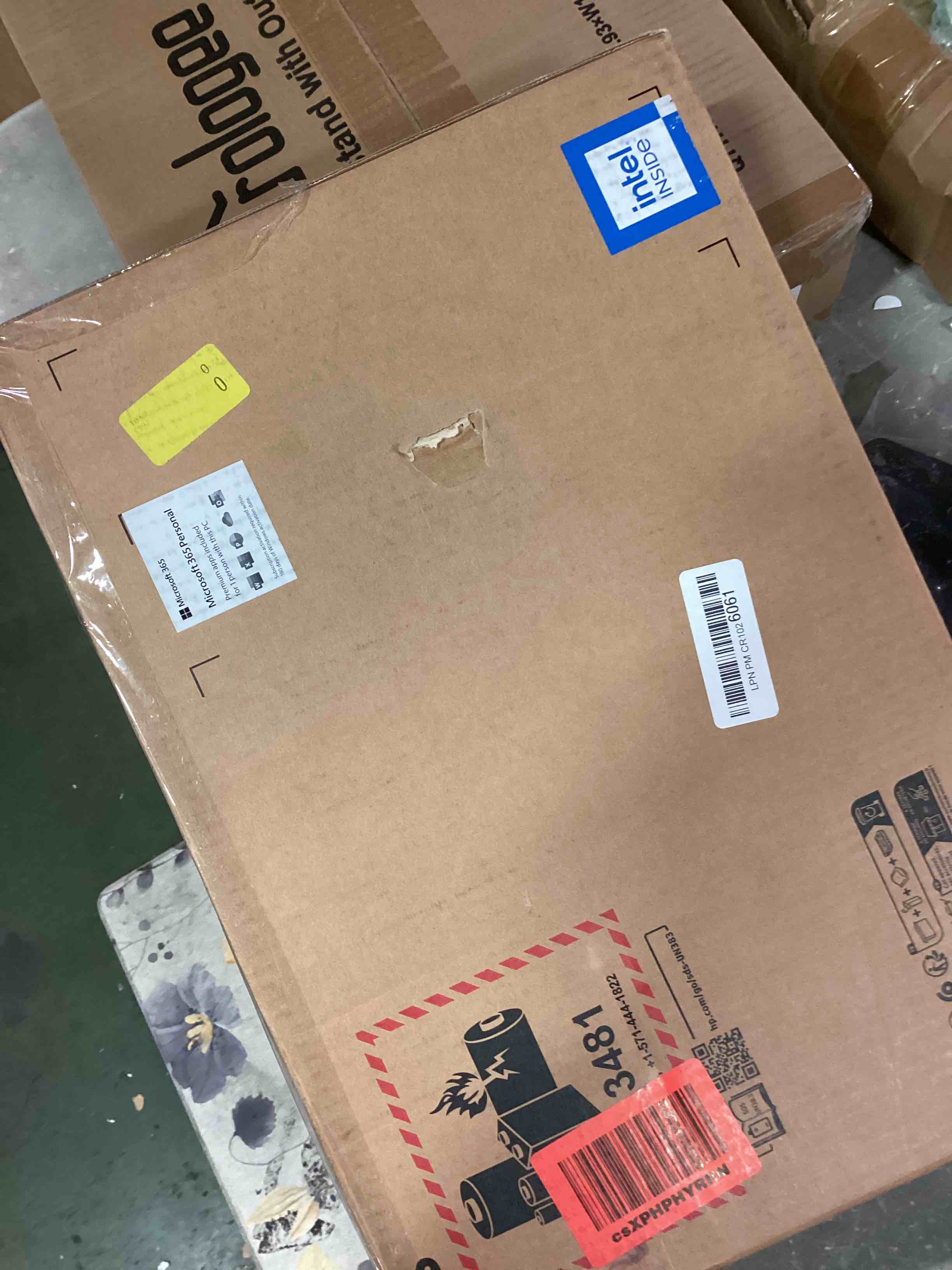 https://s3.amazonaws.com/lotting-images-prod/bidfta/BLU6760437_1721070631643.jpeg