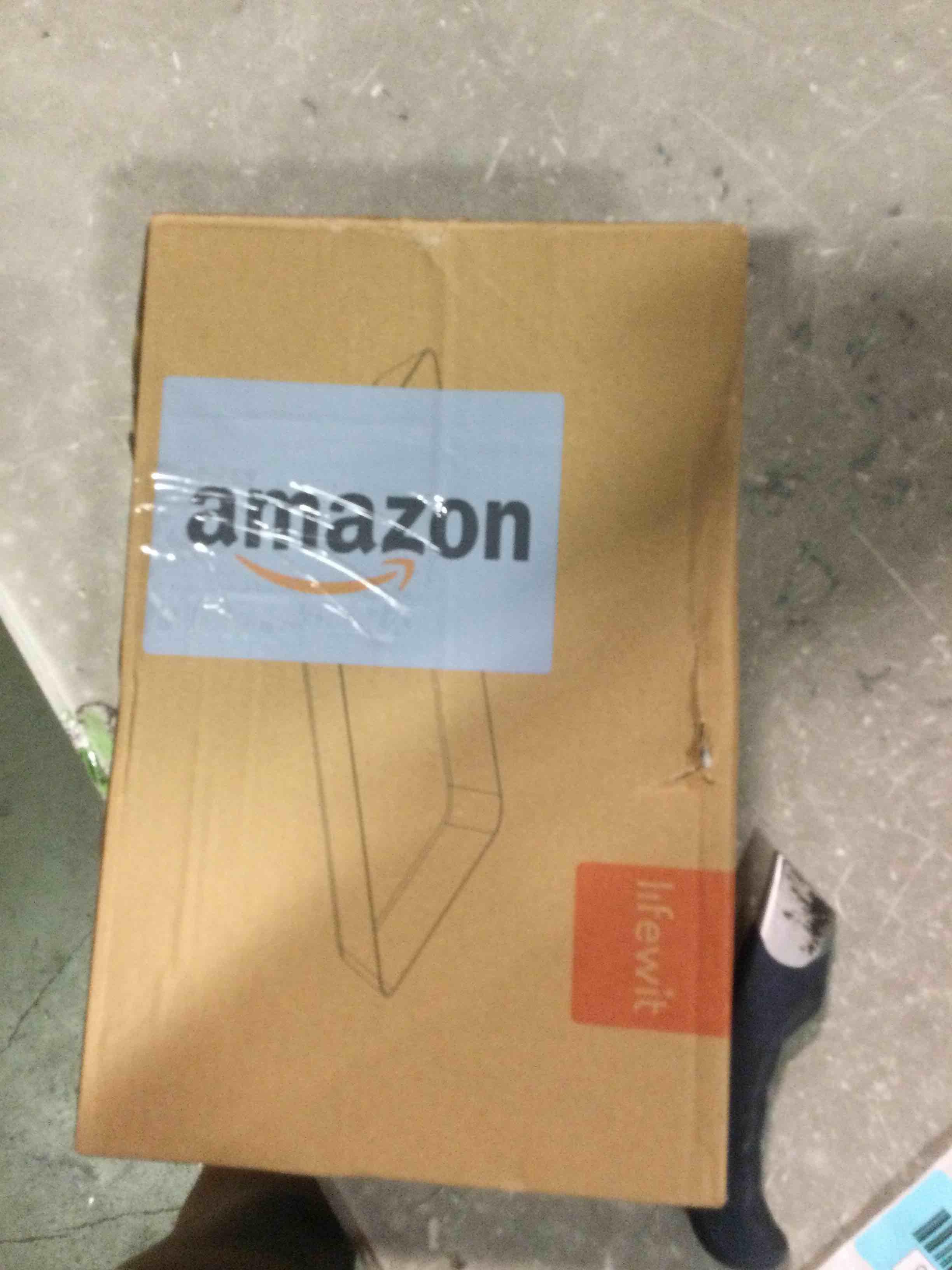 https://s3.amazonaws.com/lotting-images-prod/bidfta/BLU6760726_1721138095763.jpeg