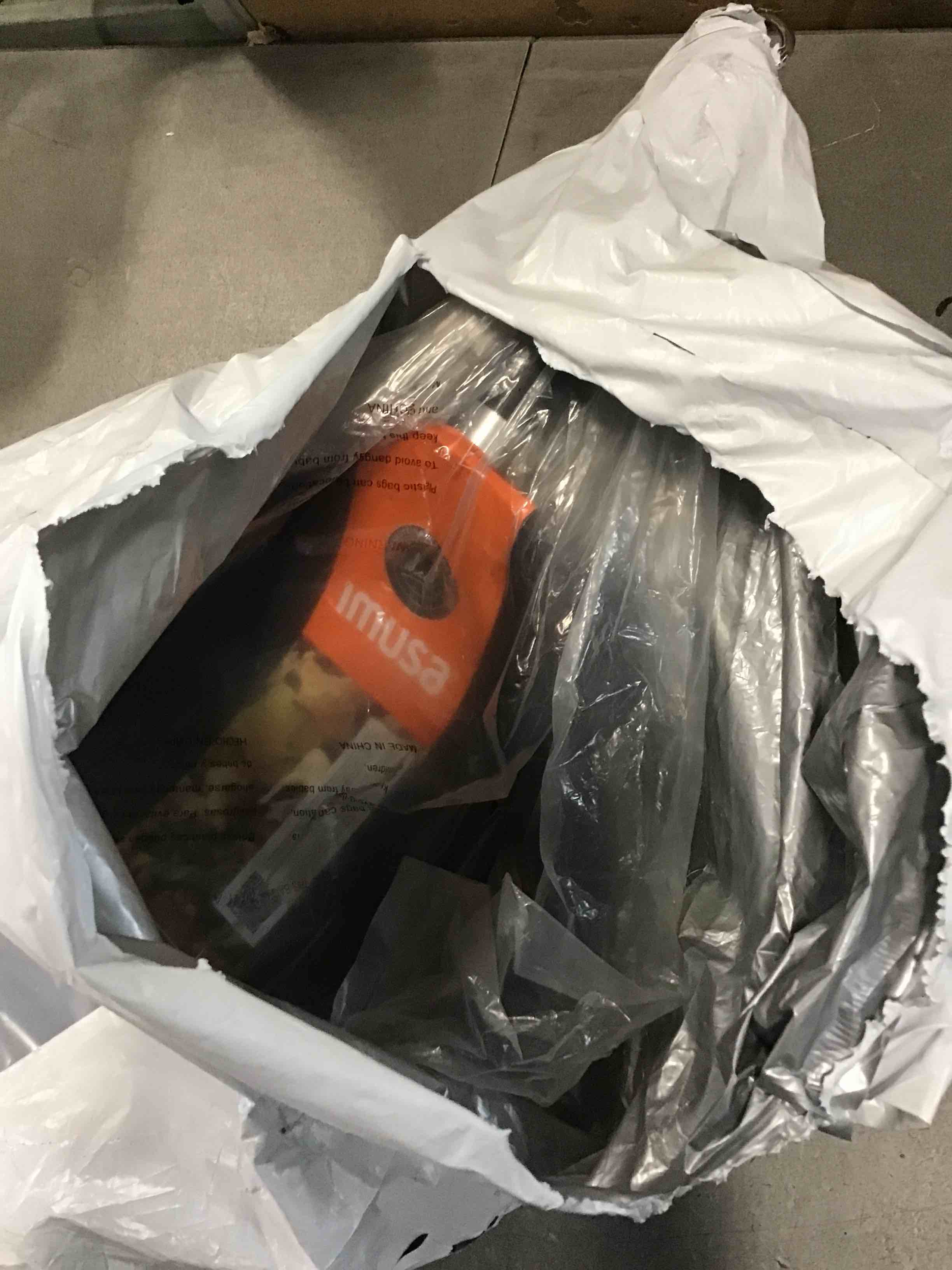 https://s3.amazonaws.com/lotting-images-prod/bidfta/BLU6761202_1720797598766.jpeg
