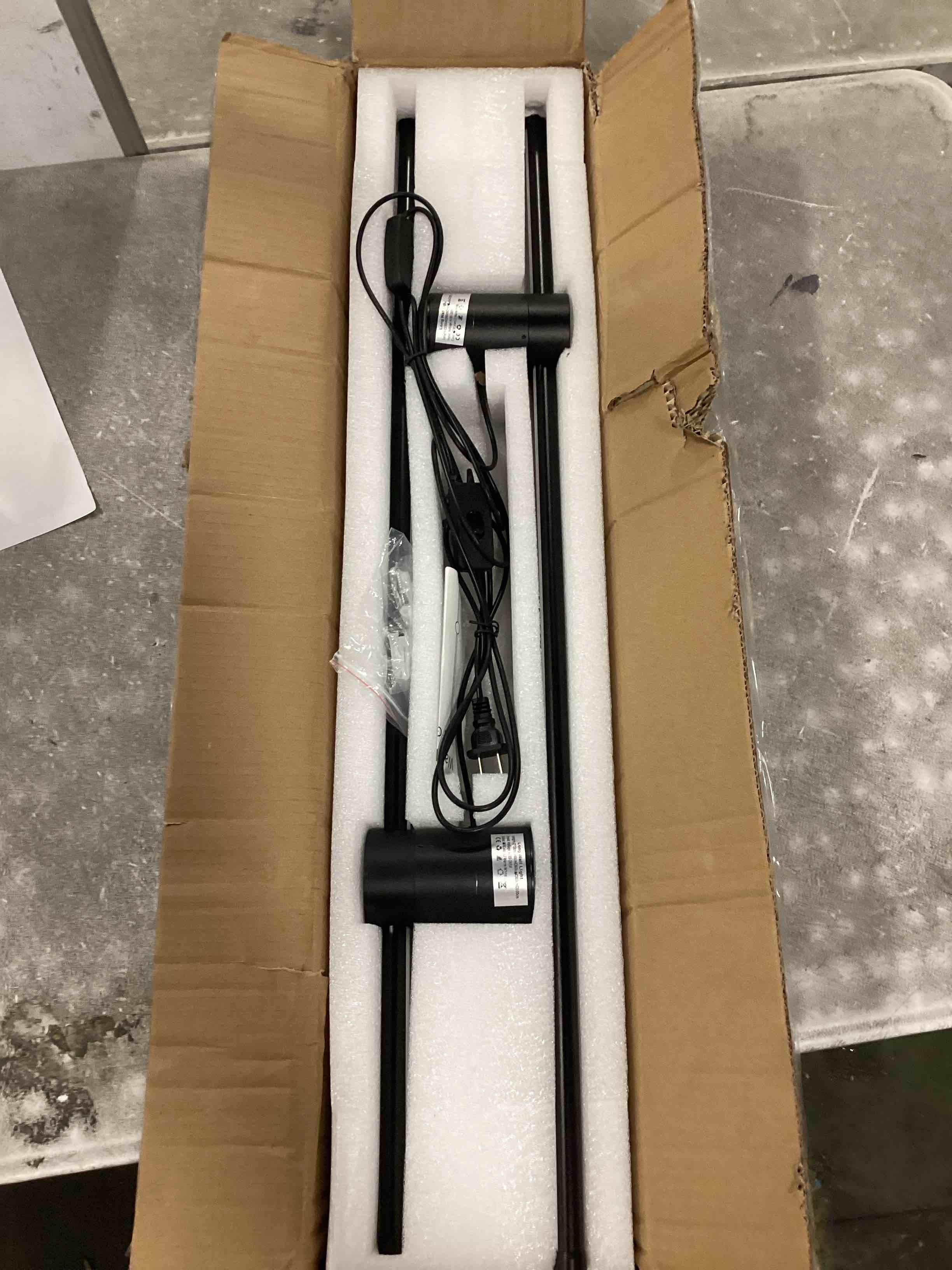 https://s3.amazonaws.com/lotting-images-prod/bidfta/BLU6763223_1720744199774.jpeg