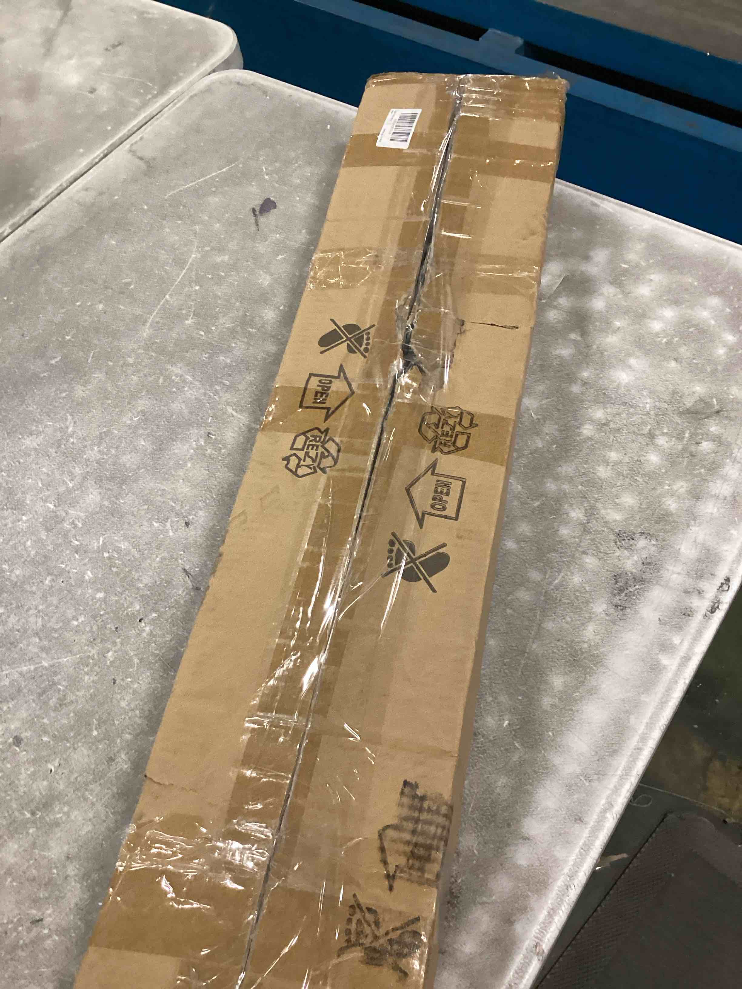 https://s3.amazonaws.com/lotting-images-prod/bidfta/BLU6763223_1720744222707.jpeg