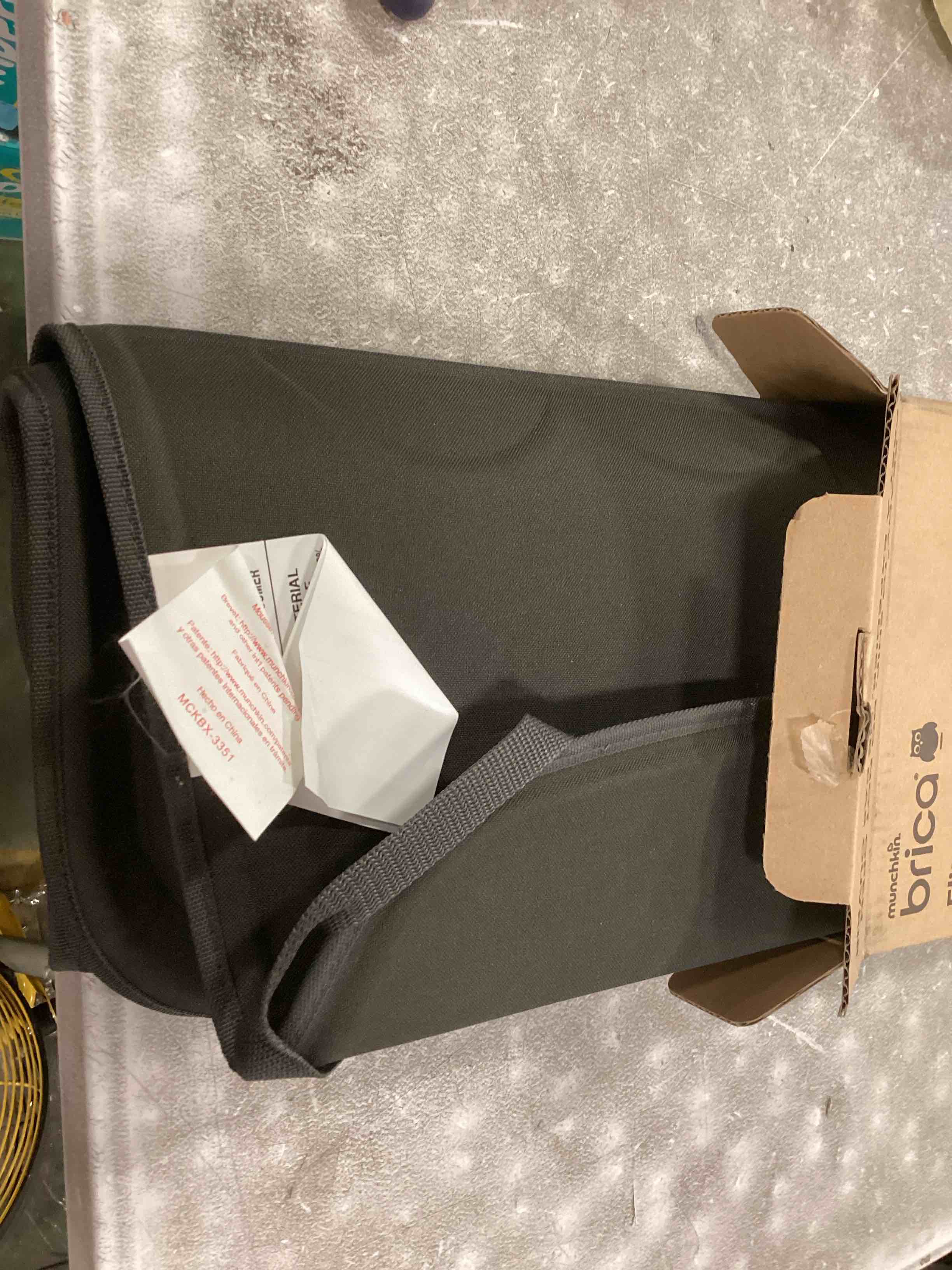 https://s3.amazonaws.com/lotting-images-prod/bidfta/BLU6763601_1720809593707.jpeg