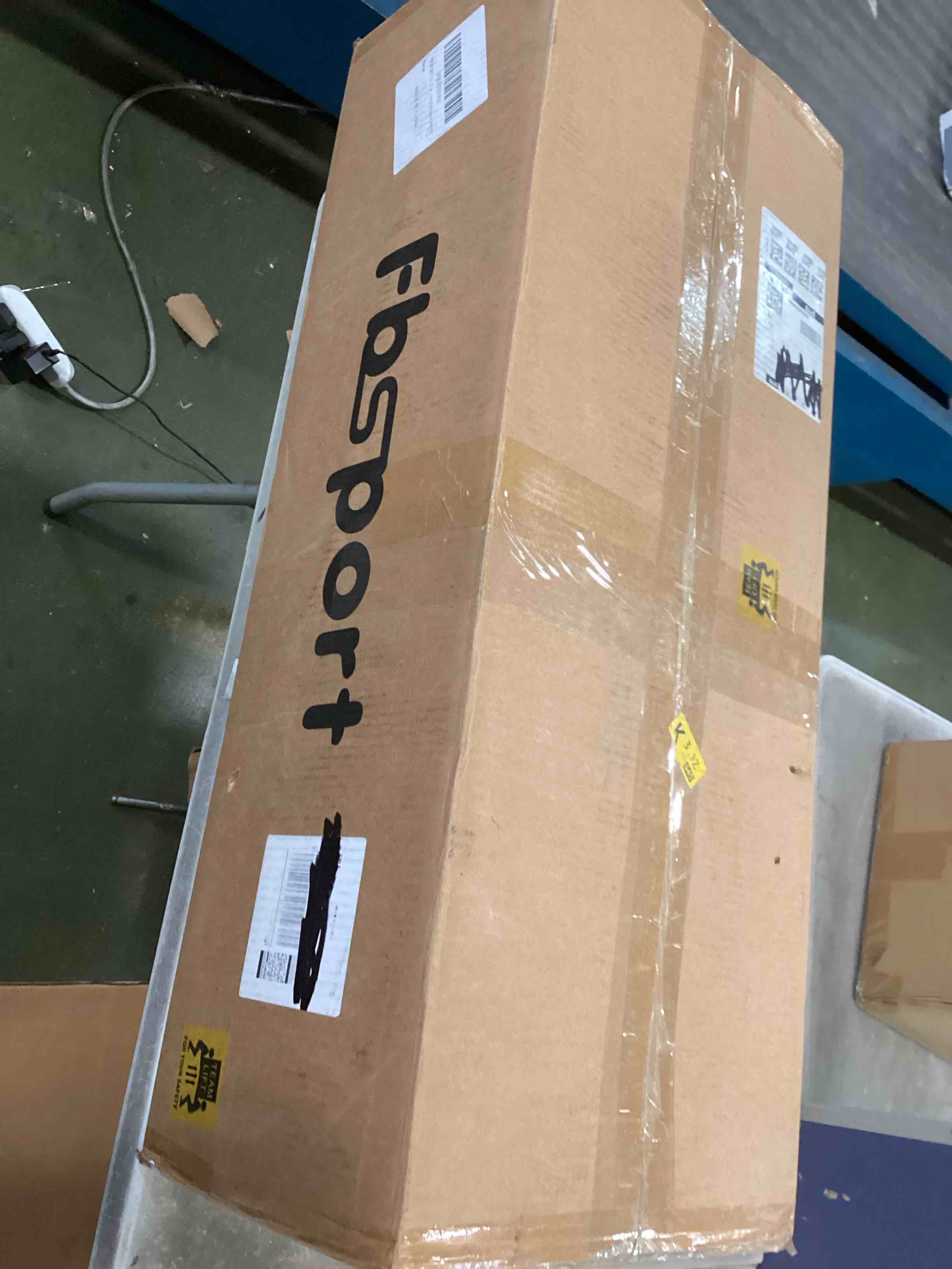 https://s3.amazonaws.com/lotting-images-prod/bidfta/BLU6763715_1721057231774.jpeg