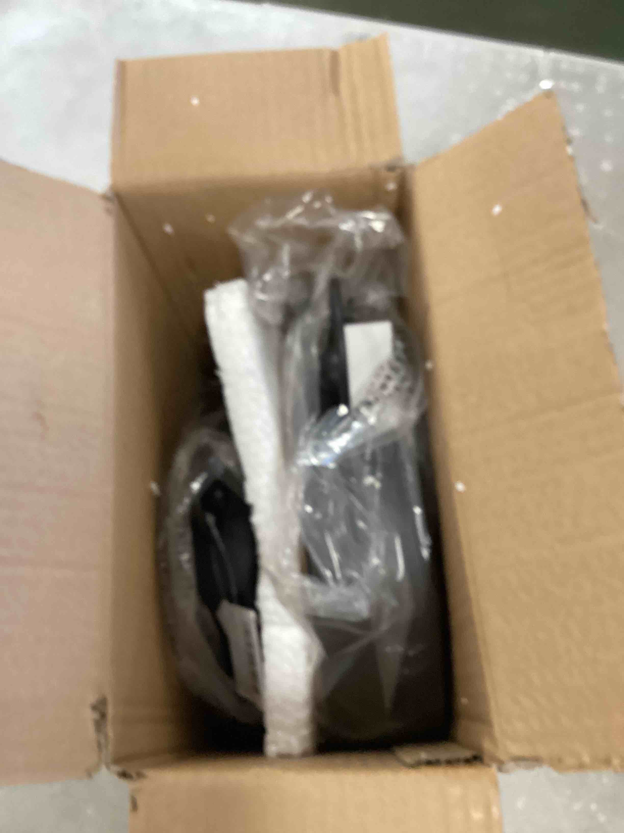 https://s3.amazonaws.com/lotting-images-prod/bidfta/BLU6764297_1719577281412.jpeg