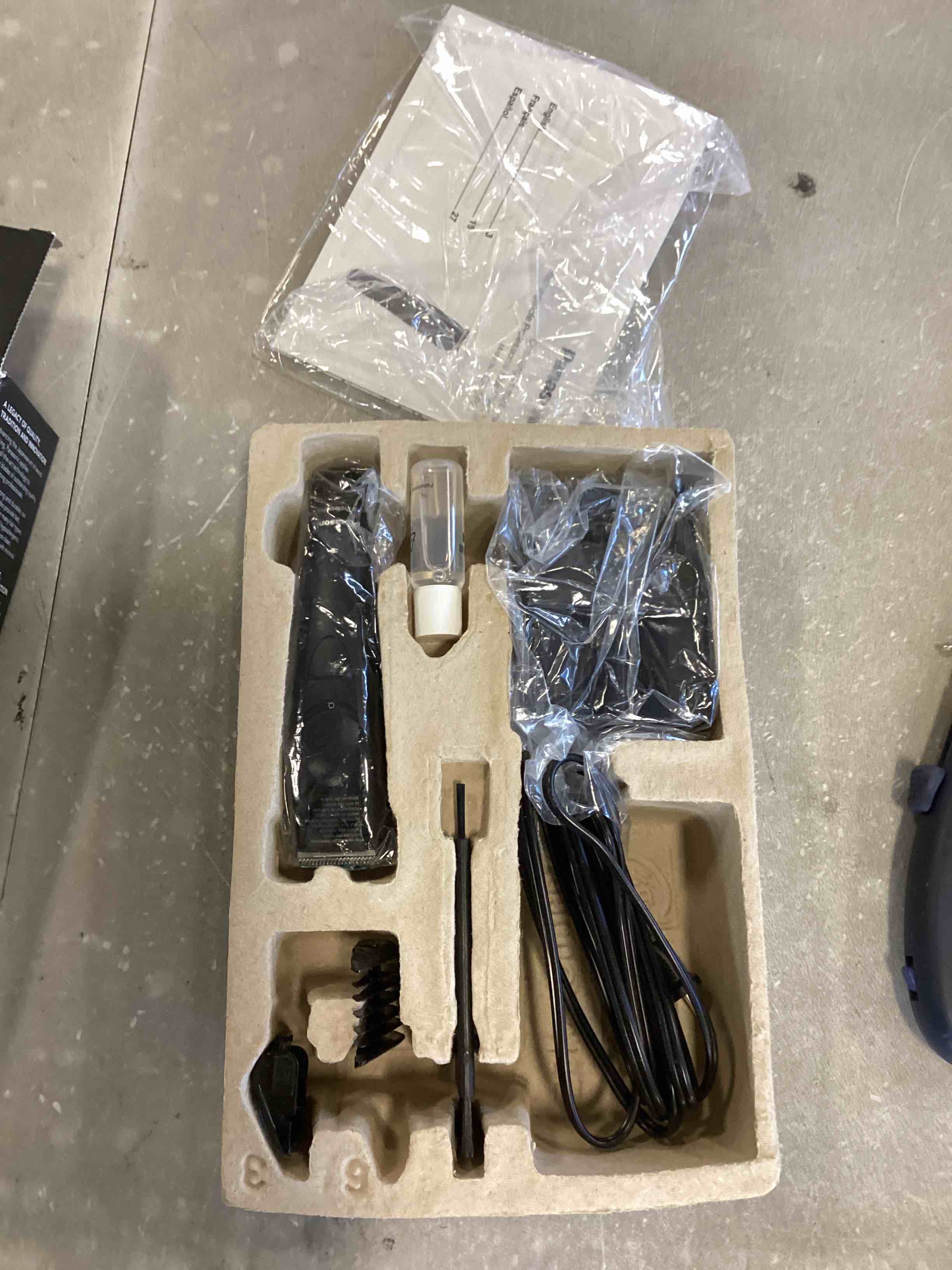 https://s3.amazonaws.com/lotting-images-prod/bidfta/BLU6764639_1719843741873.jpeg