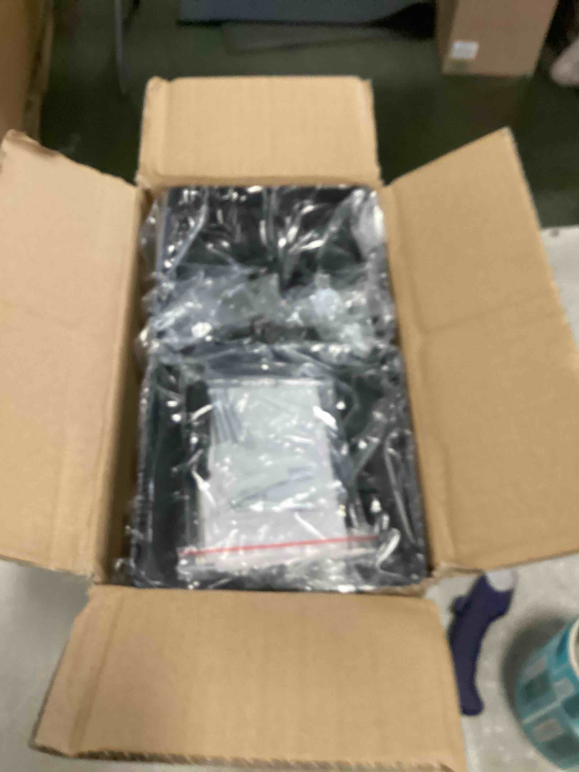 https://s3.amazonaws.com/lotting-images-prod/bidfta/BLU6765331_1720178259316.jpeg