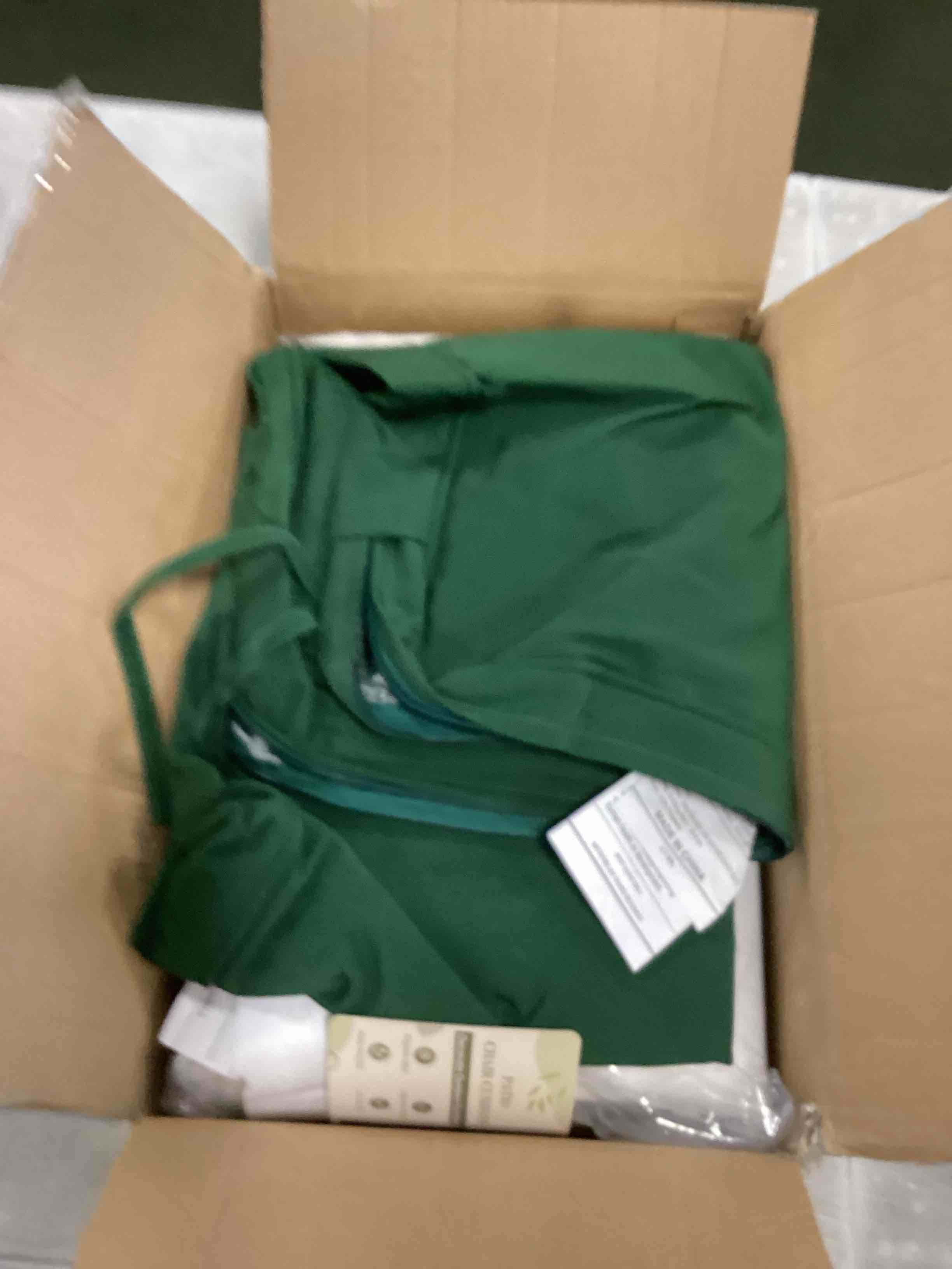 https://s3.amazonaws.com/lotting-images-prod/bidfta/BLU6765350_1720179914345.jpeg