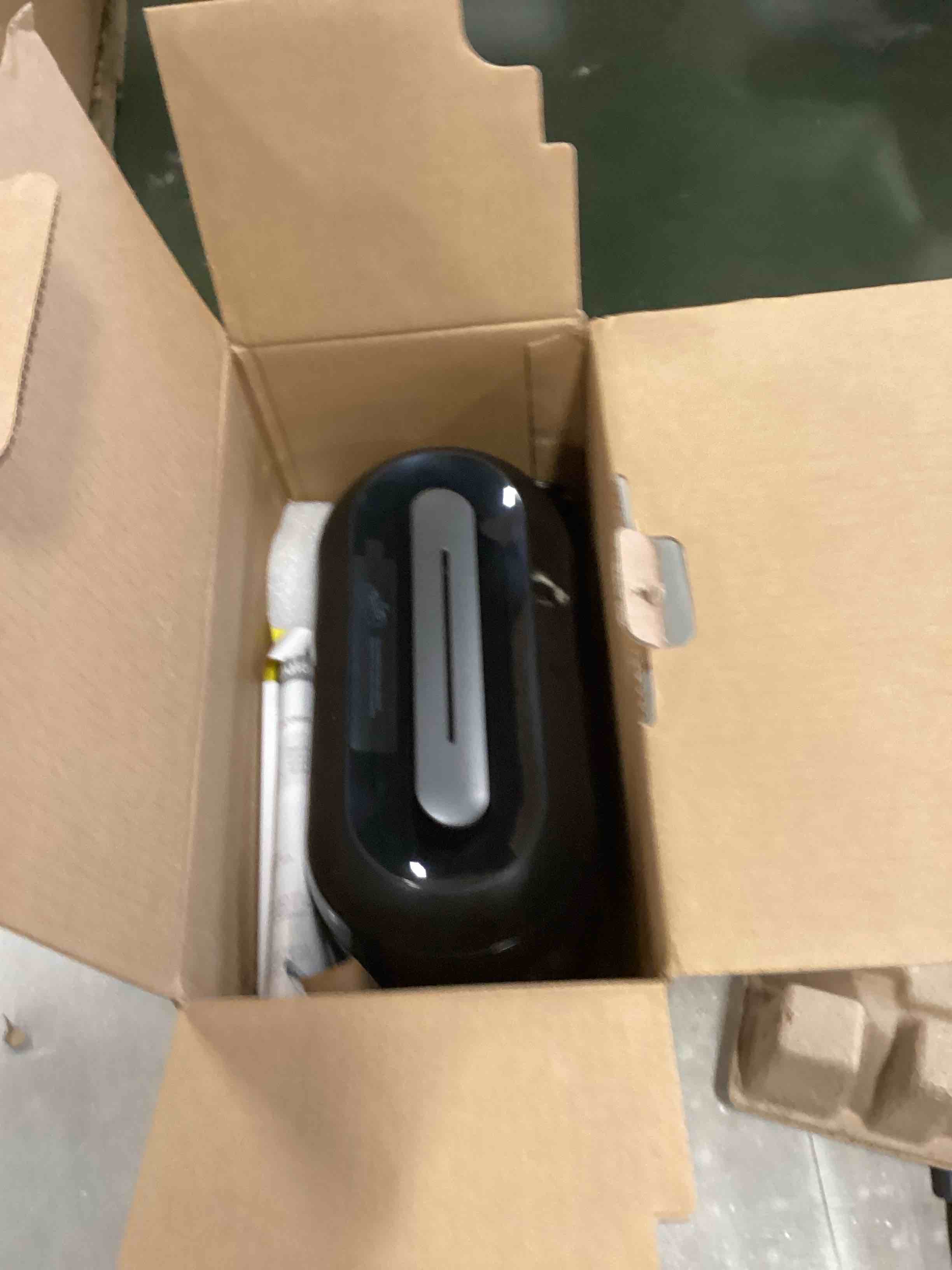 https://s3.amazonaws.com/lotting-images-prod/bidfta/BLU6765363_1720181110733.jpeg