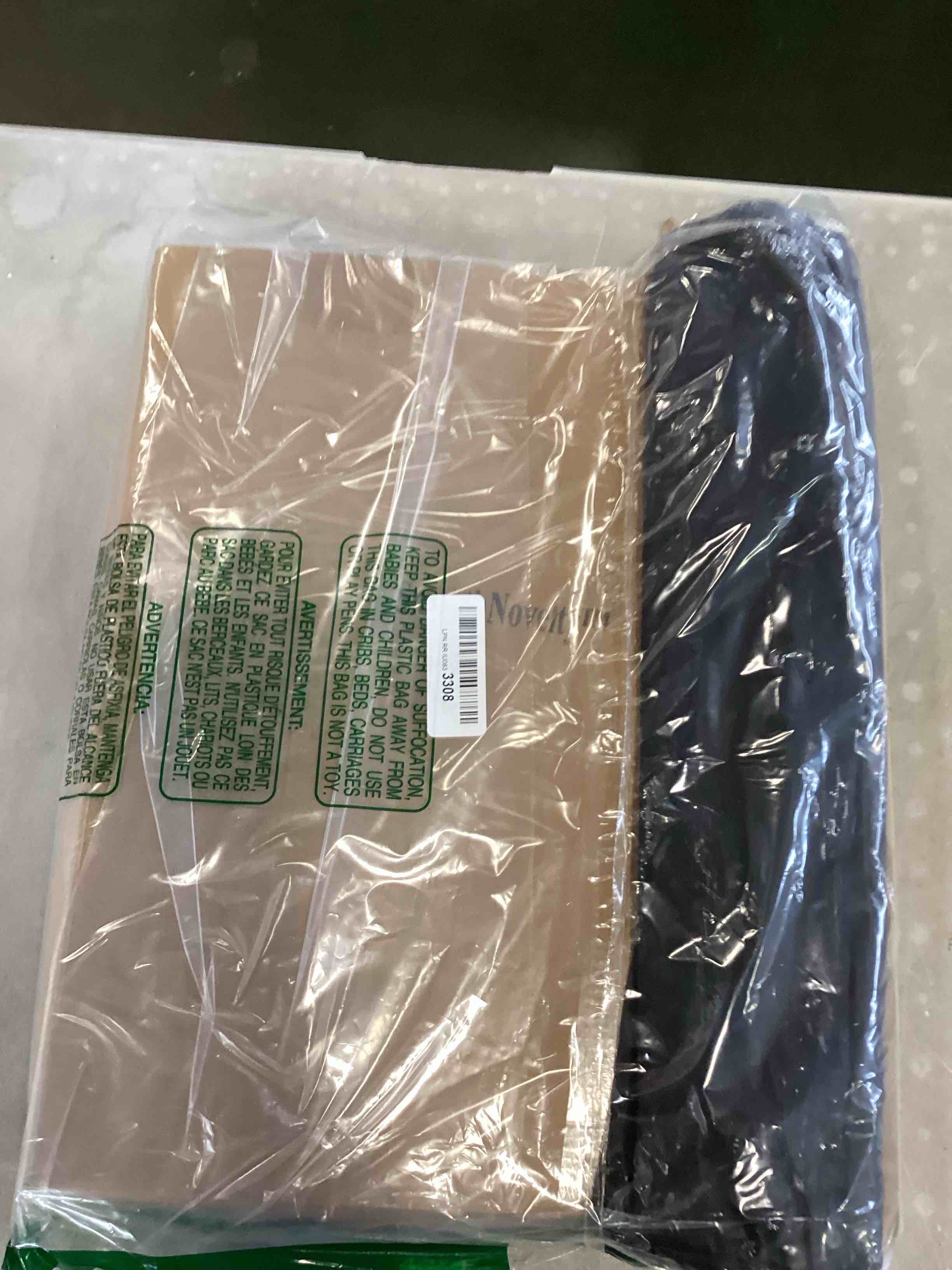 https://s3.amazonaws.com/lotting-images-prod/bidfta/BLU6765417_1720185248573.jpeg