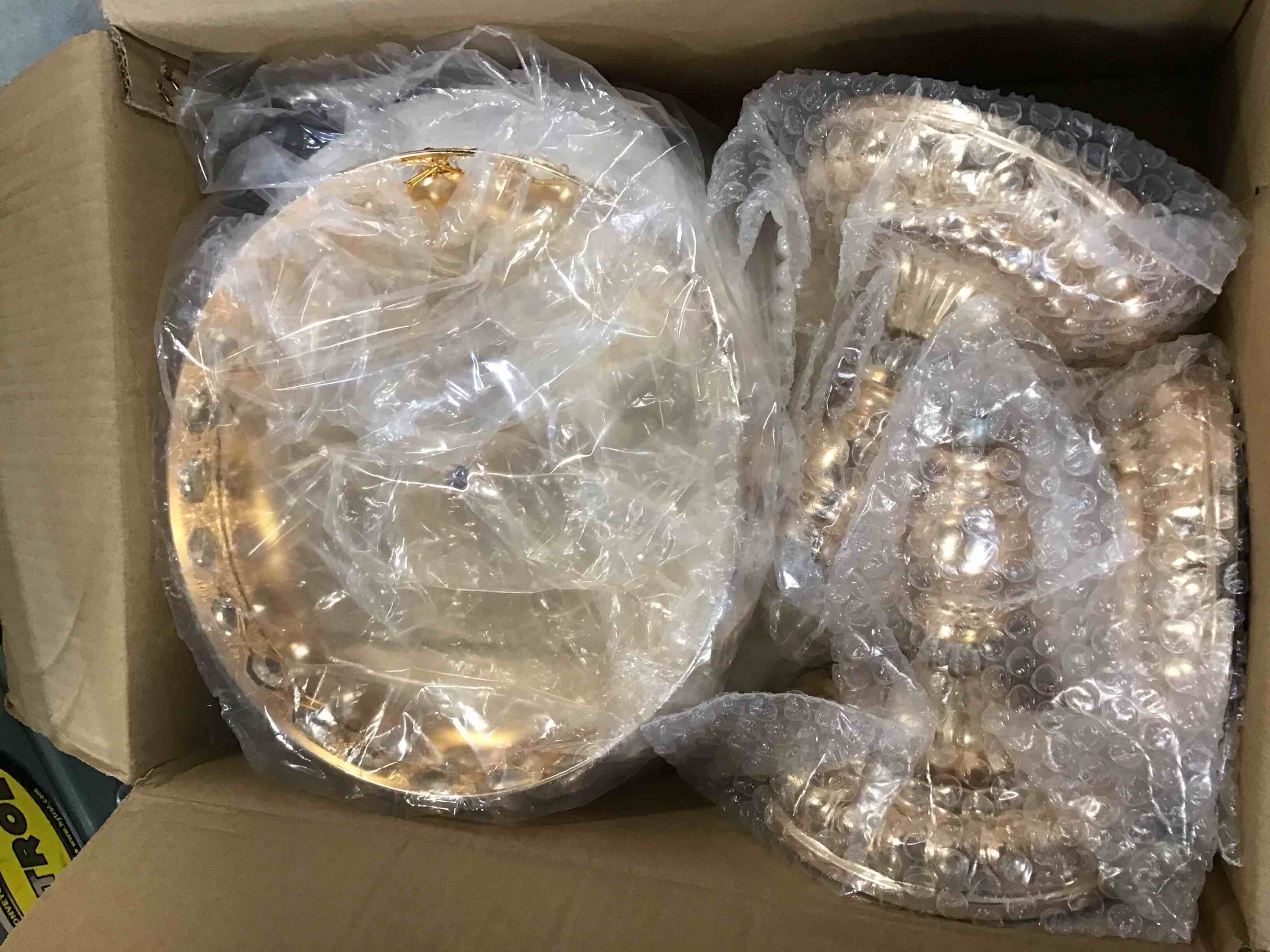 https://s3.amazonaws.com/lotting-images-prod/bidfta/BLU6766453_1720036547372.jpeg