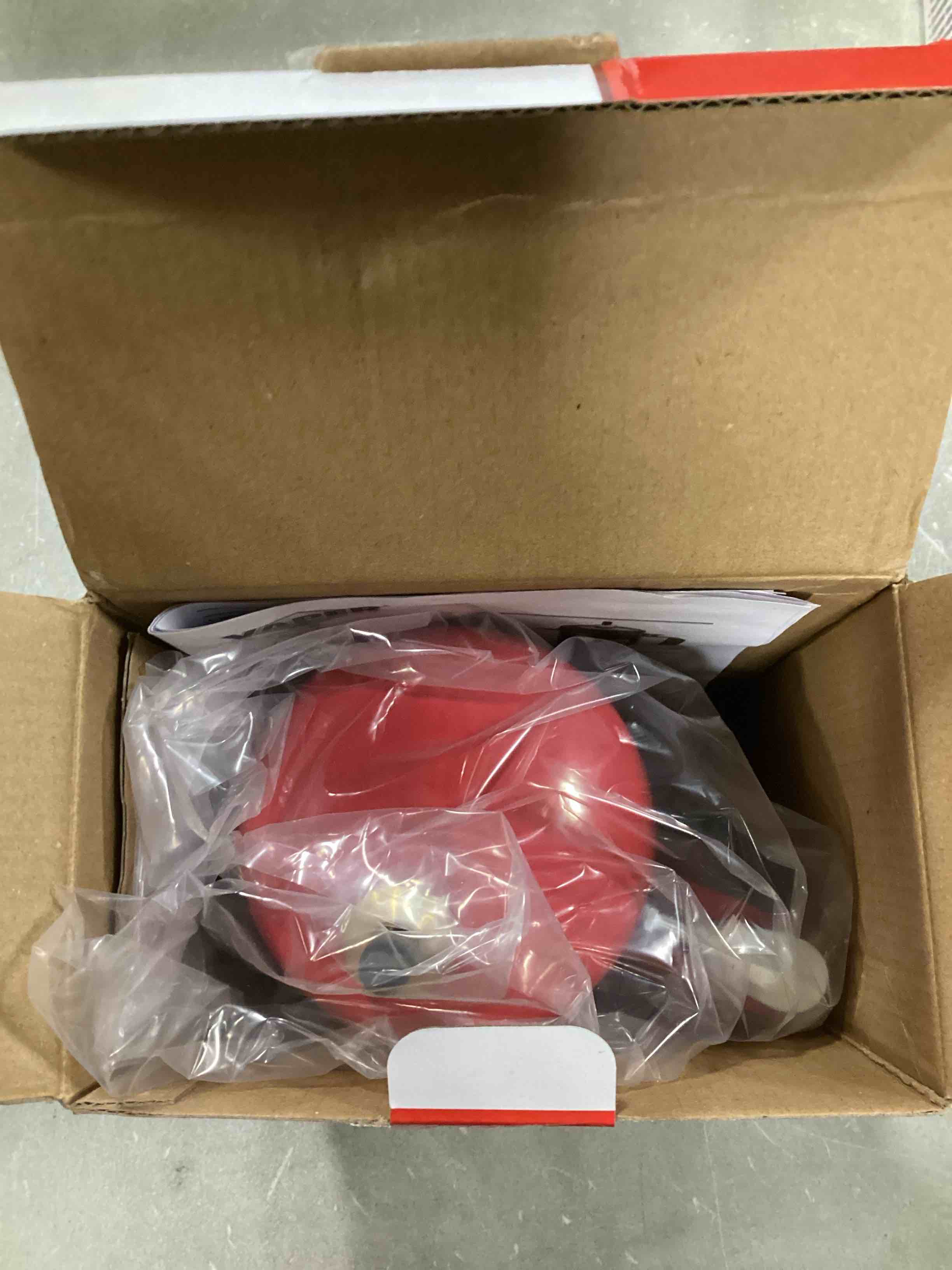 https://s3.amazonaws.com/lotting-images-prod/bidfta/BLU6766561_1720190972593.jpeg