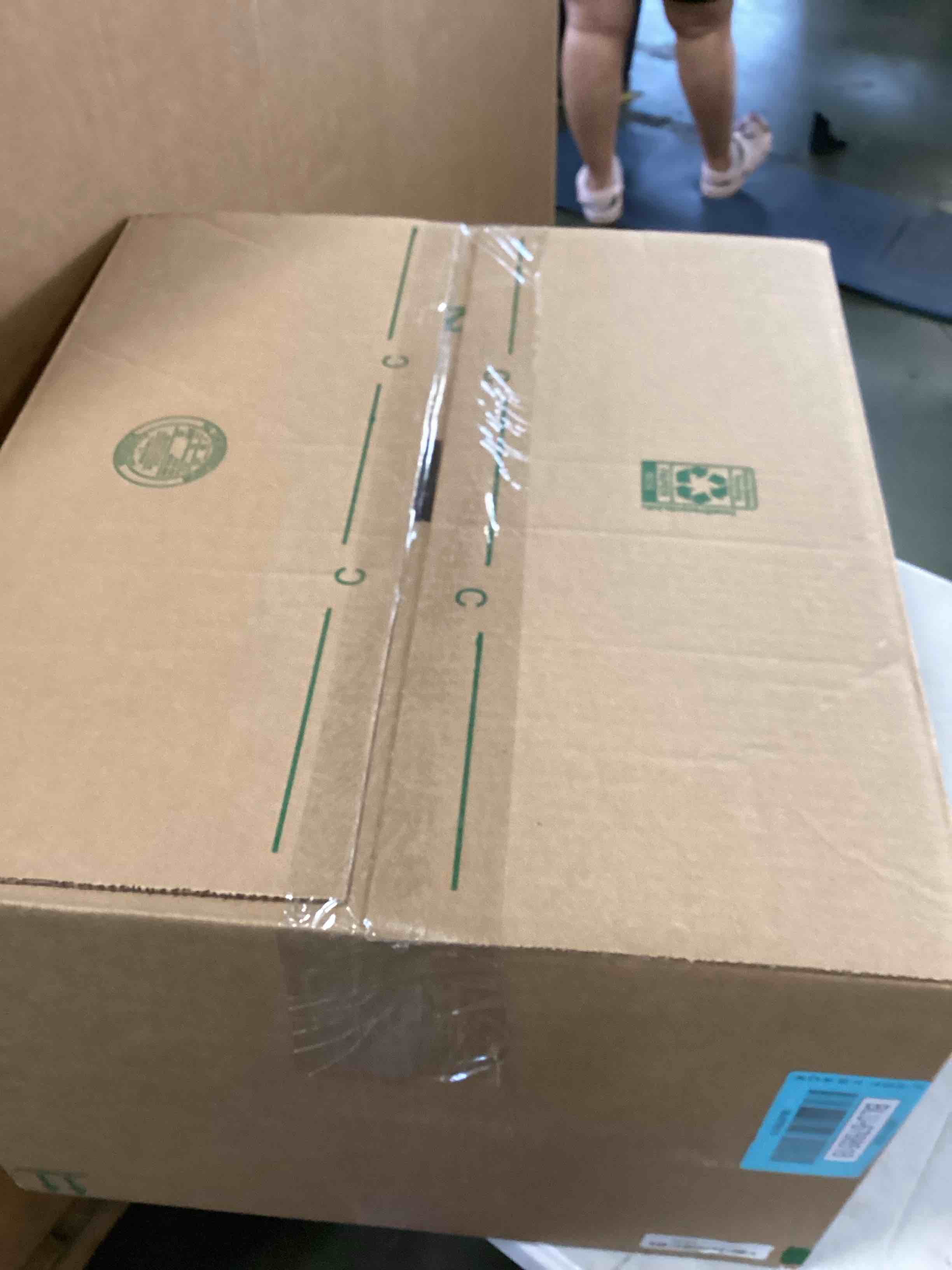 https://s3.amazonaws.com/lotting-images-prod/bidfta/BLU6768518_1720187146980.jpeg