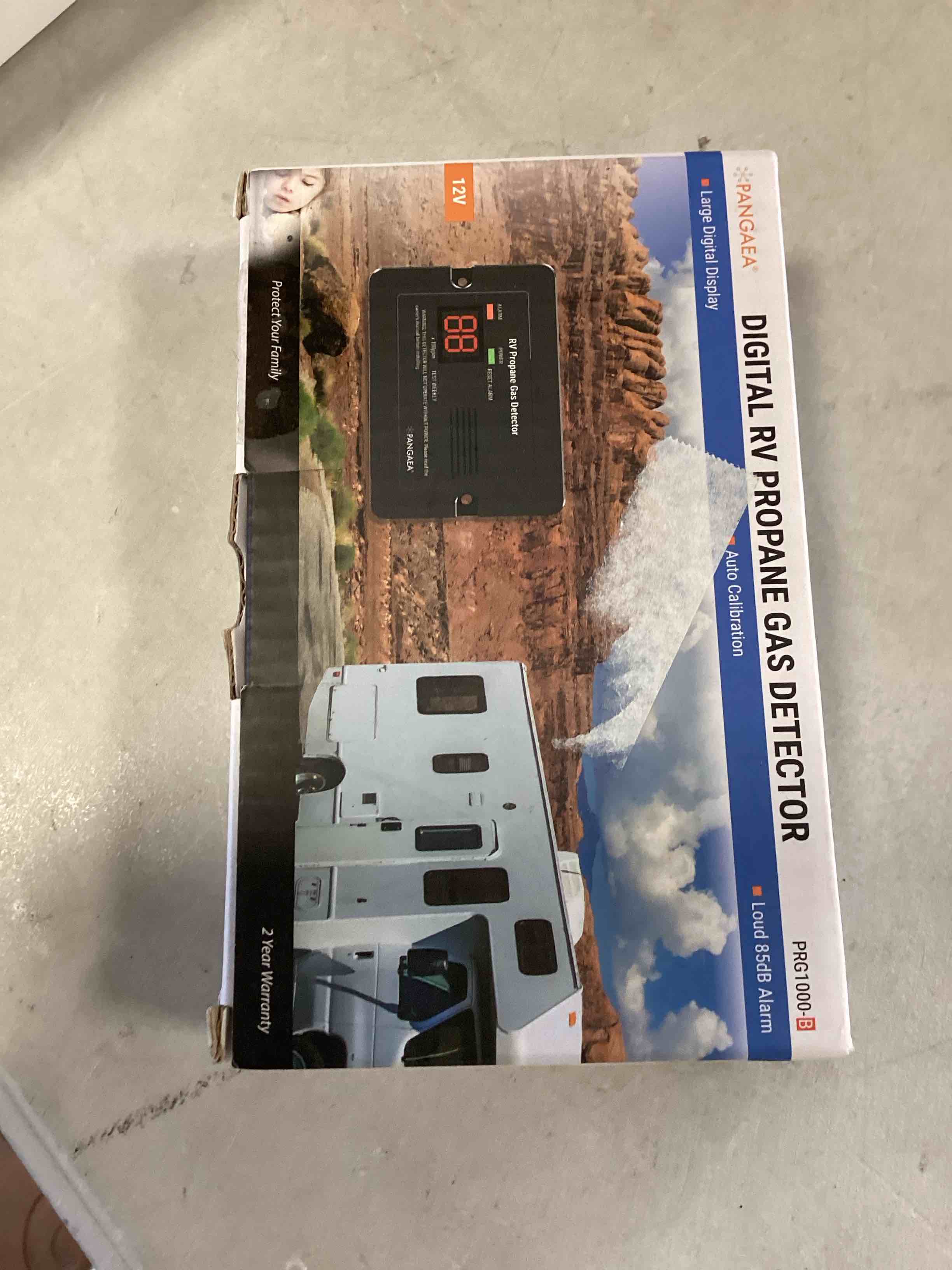 https://s3.amazonaws.com/lotting-images-prod/bidfta/BLU6768672_1720200910436.jpeg