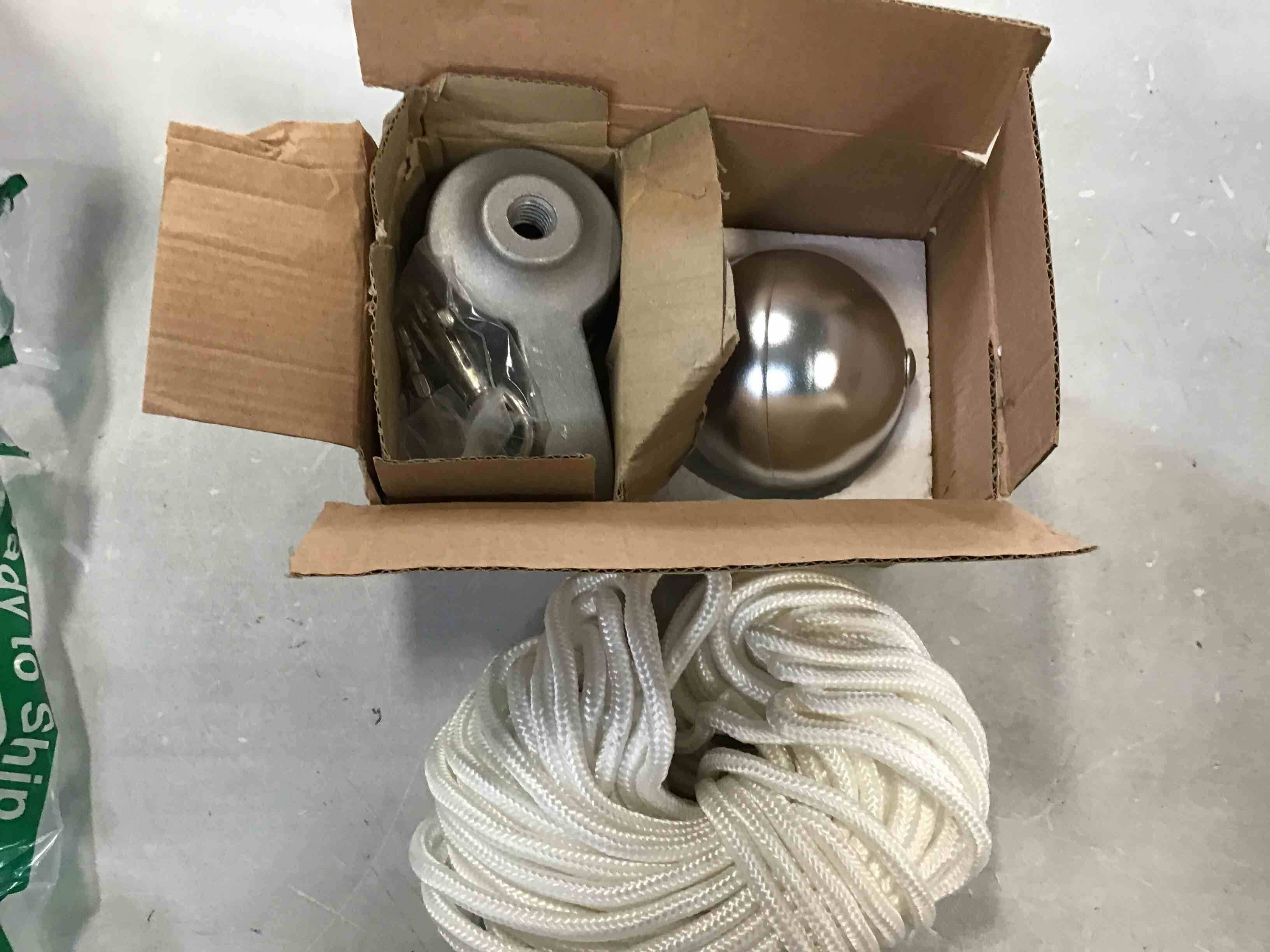 https://s3.amazonaws.com/lotting-images-prod/bidfta/BLU6769171_1720633995880.jpeg