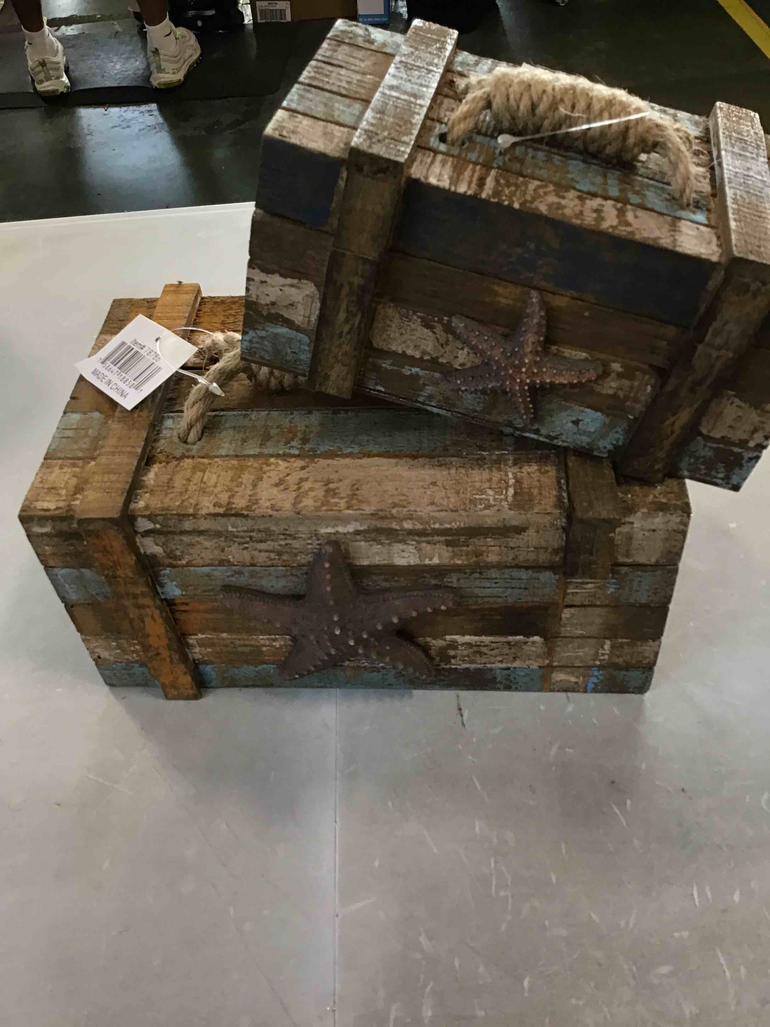 https://s3.amazonaws.com/lotting-images-prod/bidfta/BLU6769479_1721046075376.jpeg