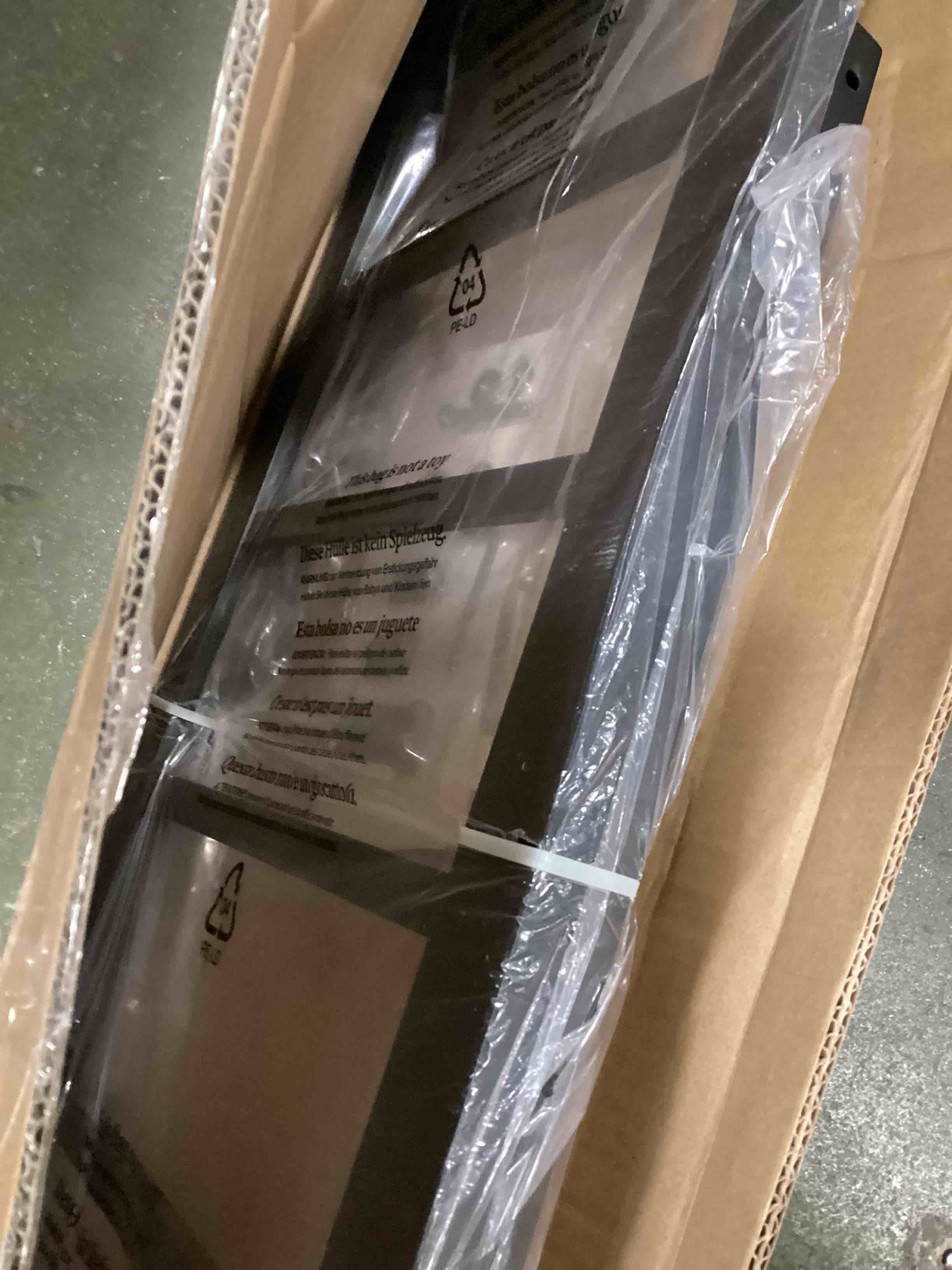 https://s3.amazonaws.com/lotting-images-prod/bidfta/BLU6770179_1720049011406.jpeg