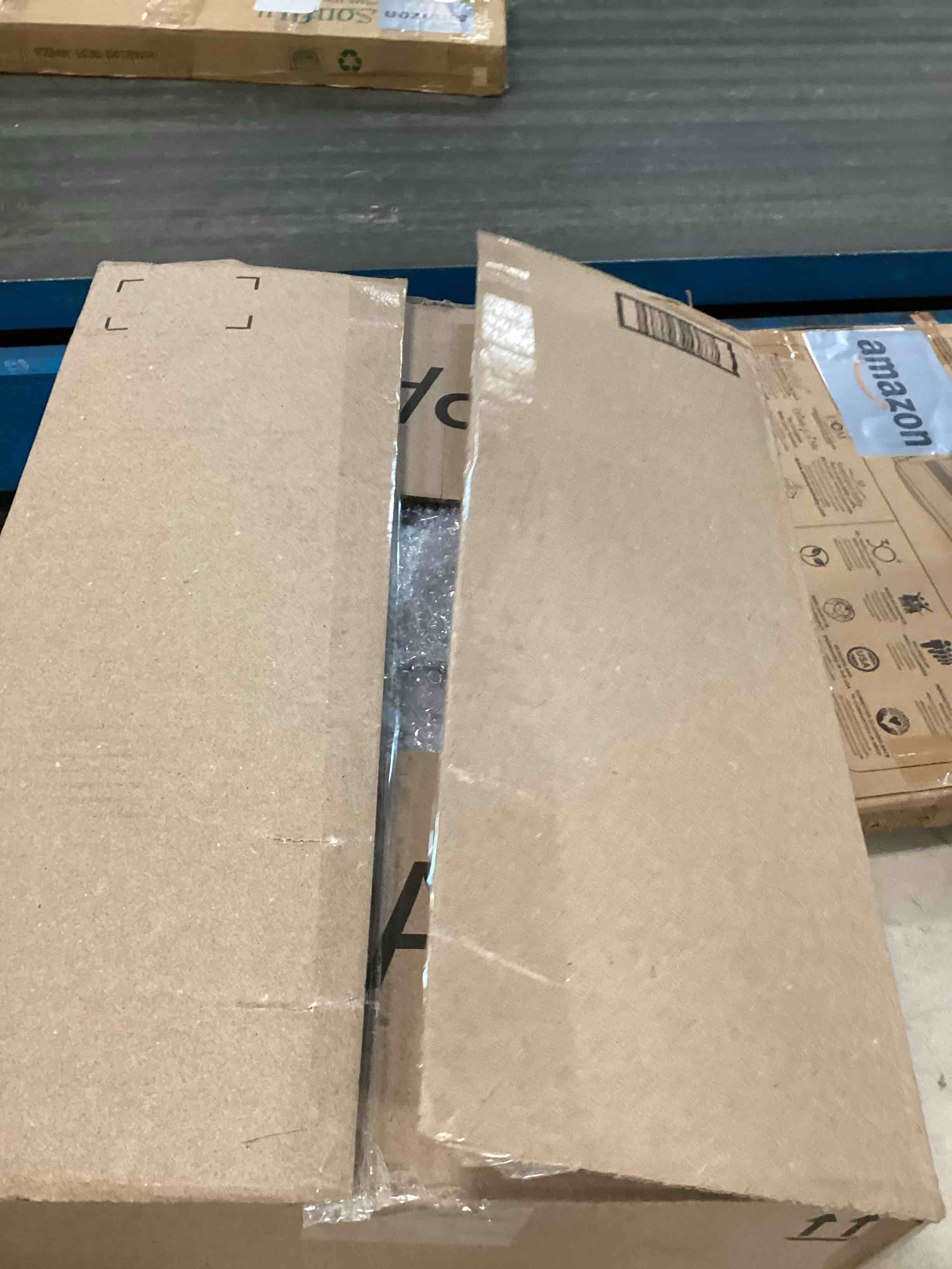 https://s3.amazonaws.com/lotting-images-prod/bidfta/BLU6770223_1720057293372.jpeg