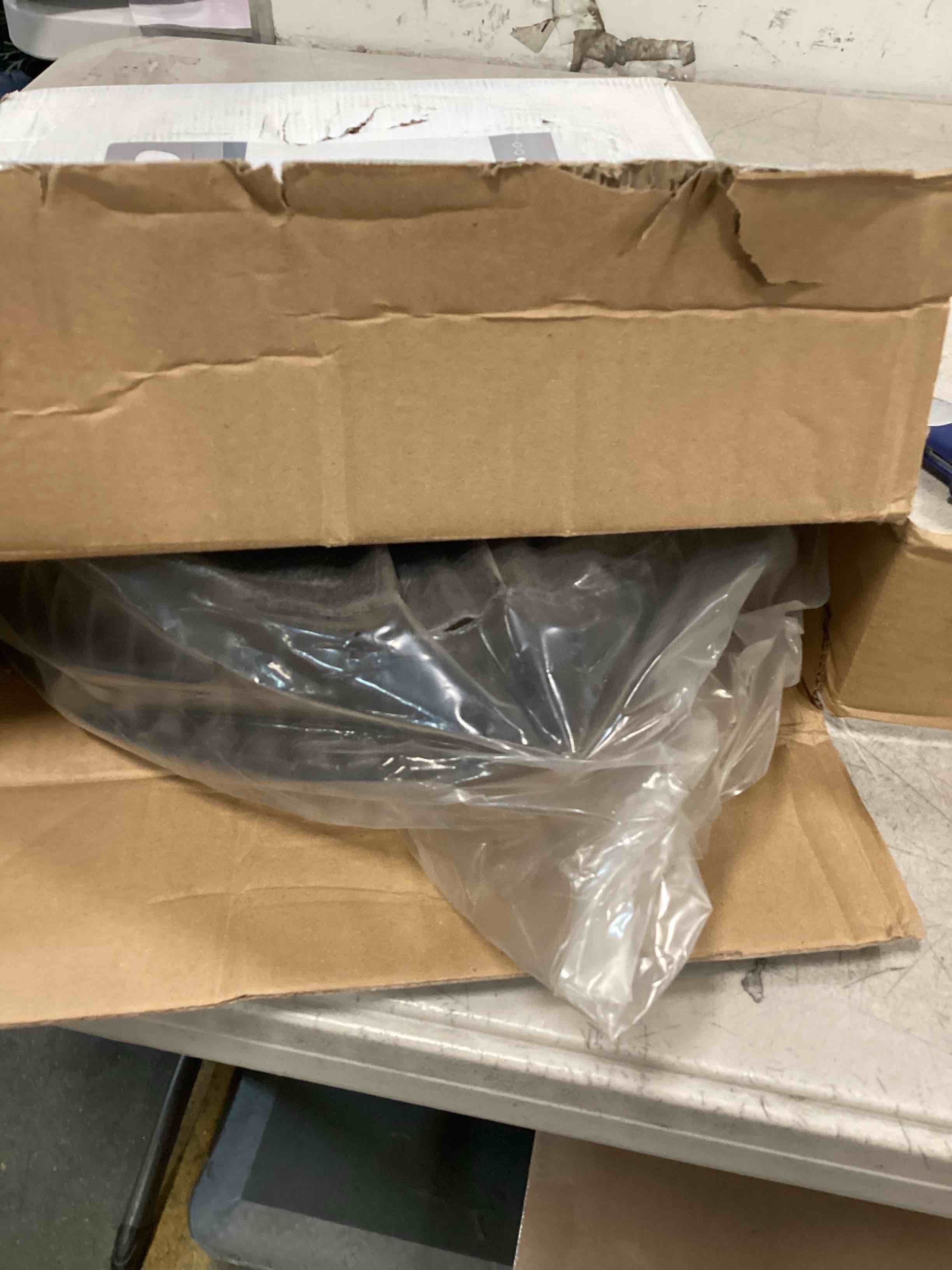 https://s3.amazonaws.com/lotting-images-prod/bidfta/BLU6770291_1720067697460.jpeg