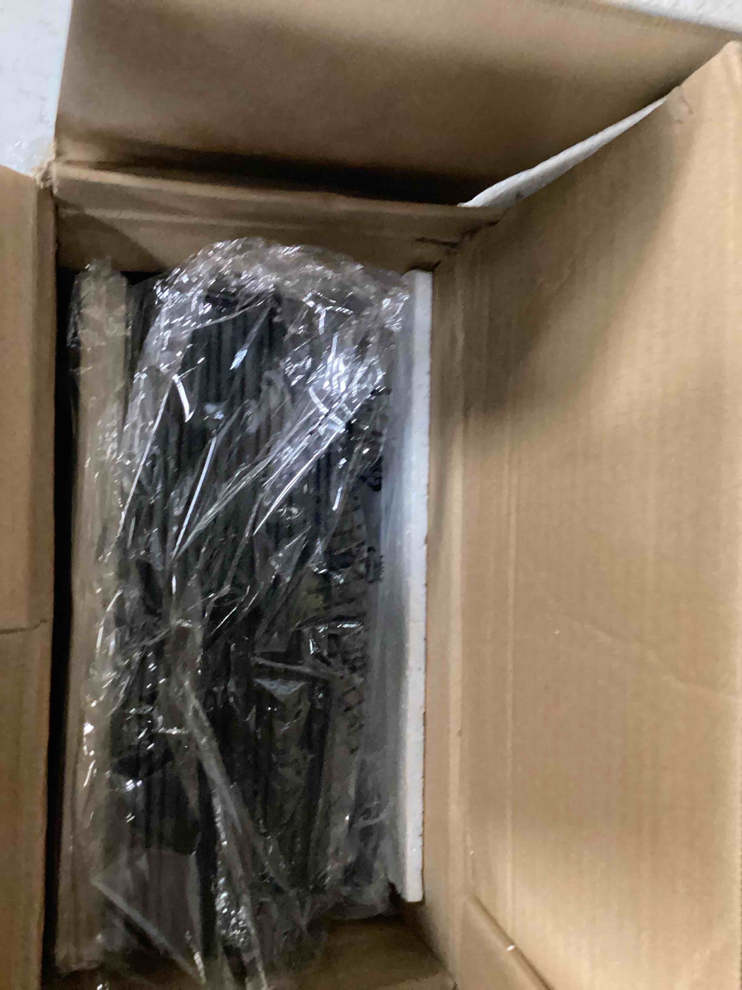 https://s3.amazonaws.com/lotting-images-prod/bidfta/BLU6770437_1720239056312.jpeg