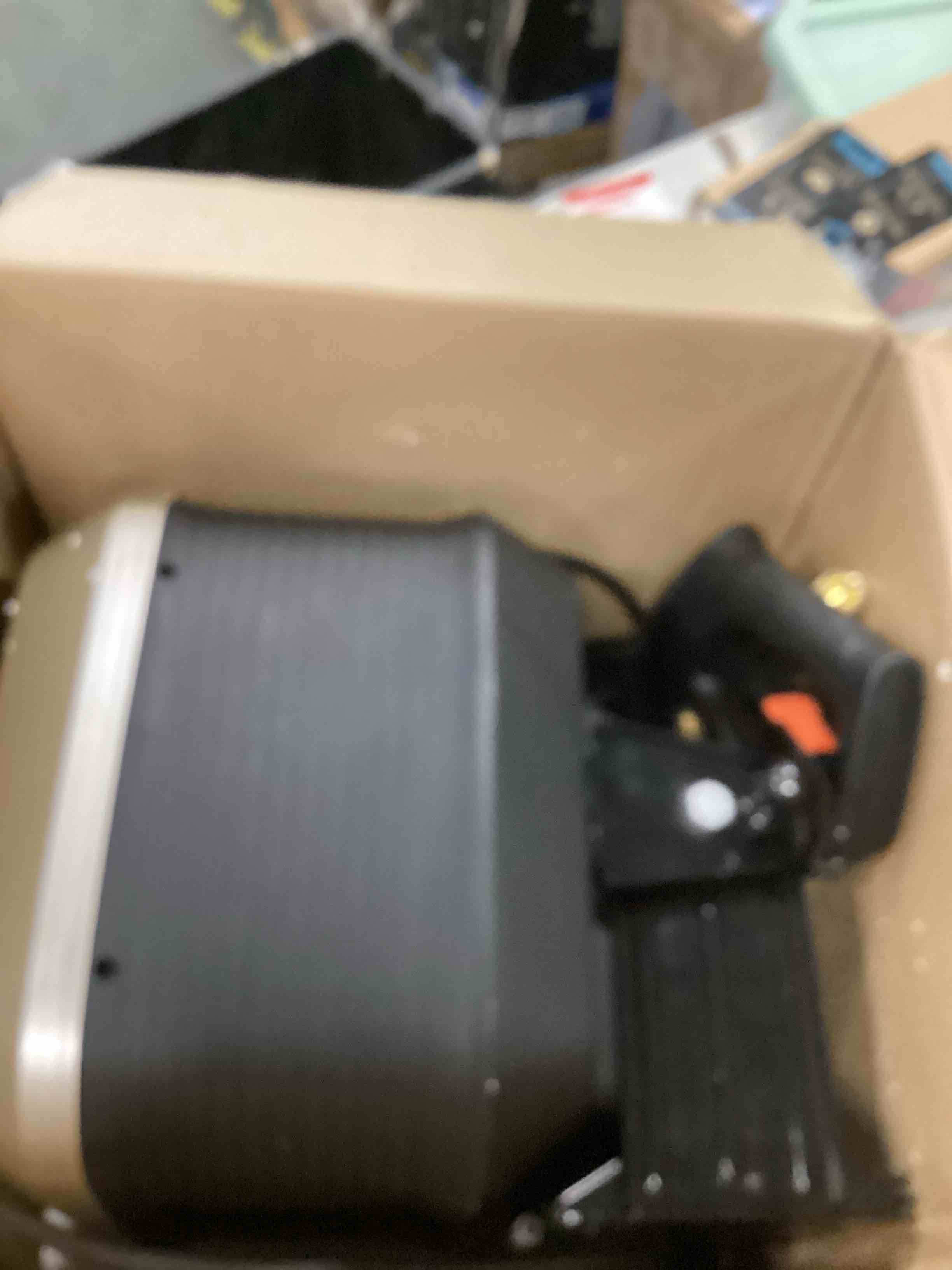https://s3.amazonaws.com/lotting-images-prod/bidfta/BLU6770797_1720567604340.jpeg