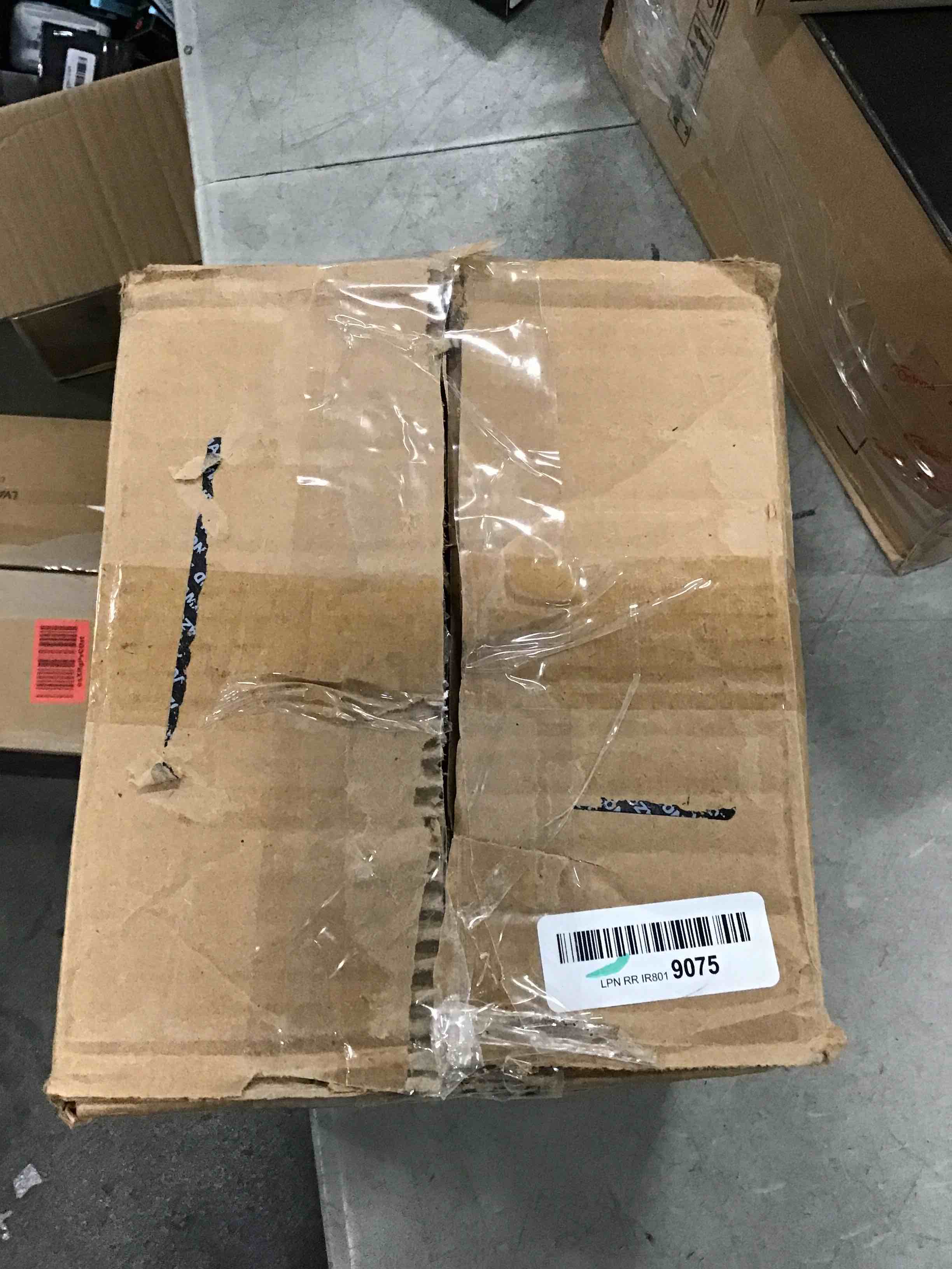 https://s3.amazonaws.com/lotting-images-prod/bidfta/BLU6770920_1720583236760.jpeg