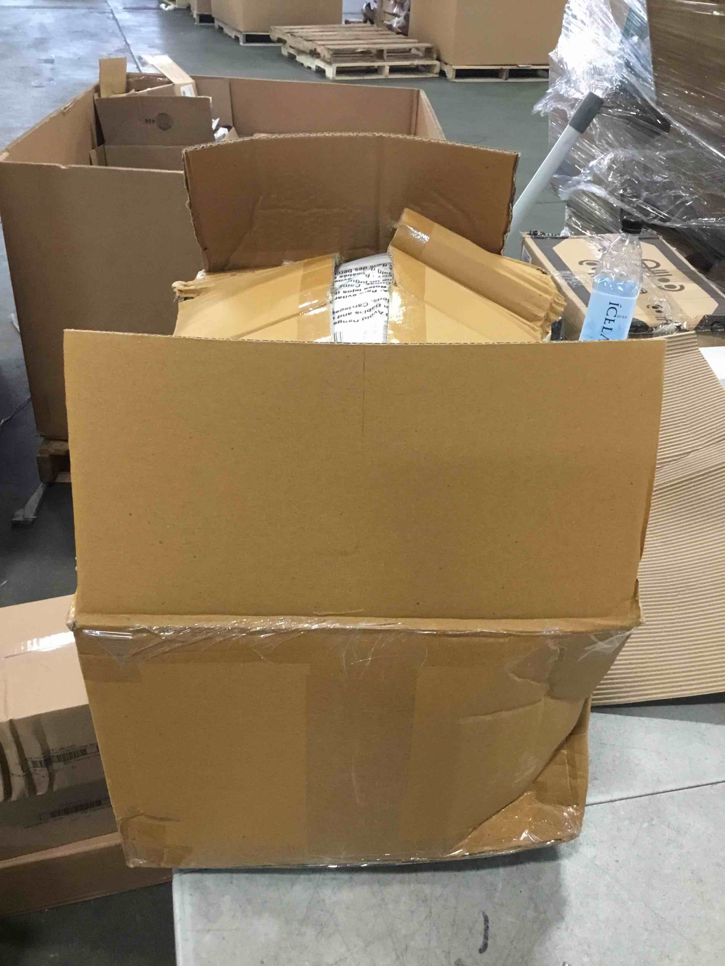 https://s3.amazonaws.com/lotting-images-prod/bidfta/BLU6771254_1720740681747.jpeg