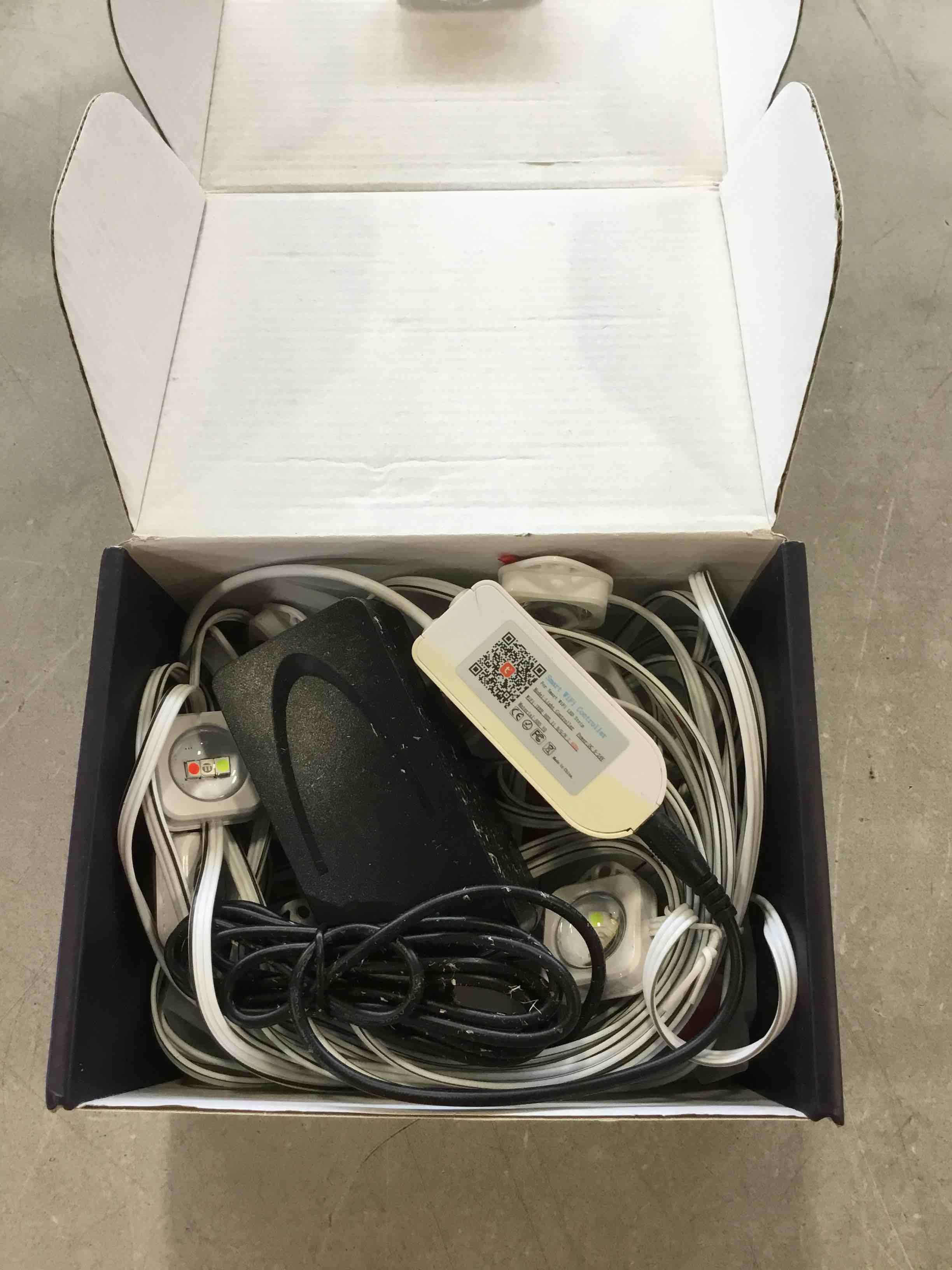 https://s3.amazonaws.com/lotting-images-prod/bidfta/BLU6772444_1720026187943.jpeg