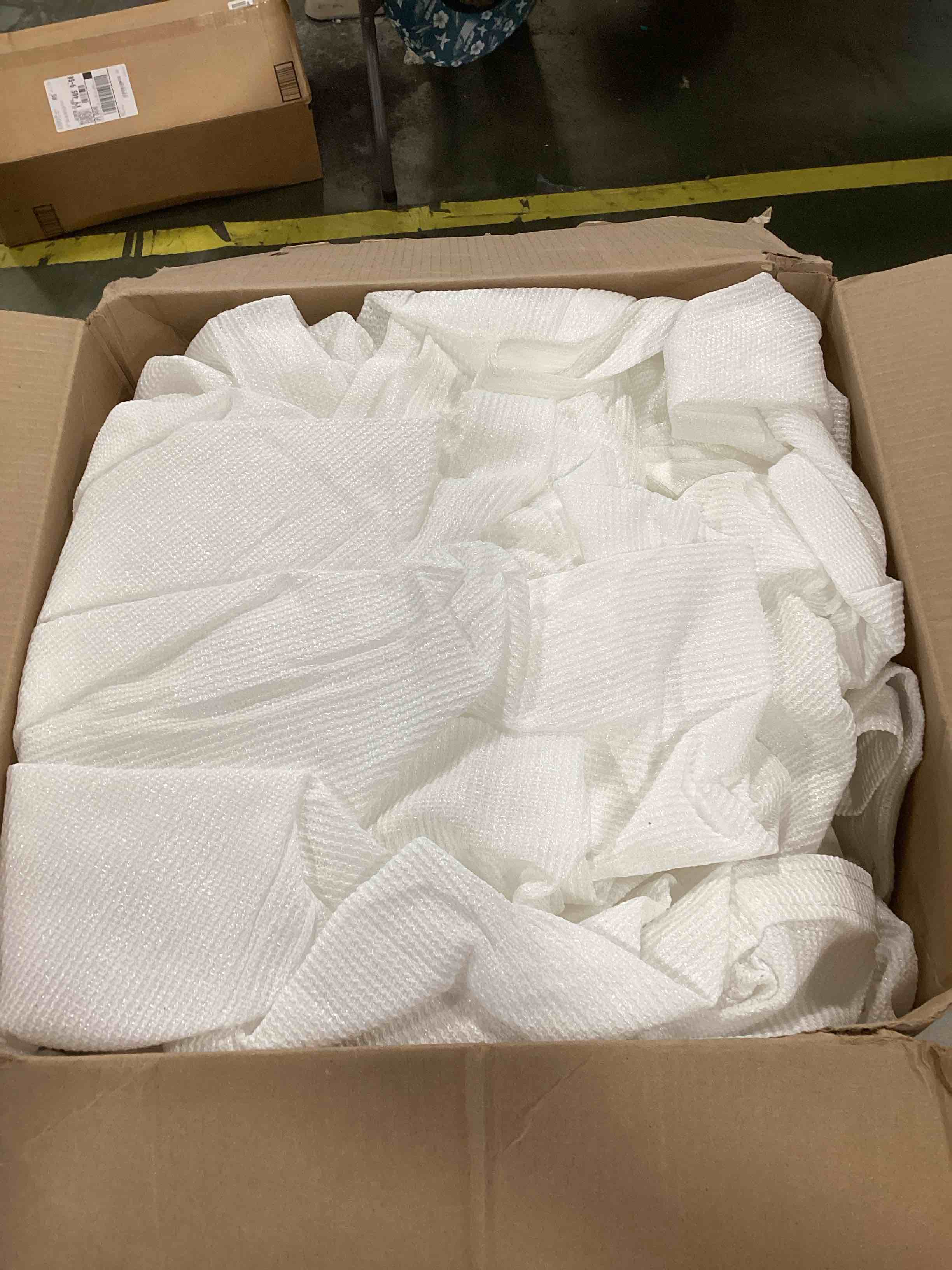 https://s3.amazonaws.com/lotting-images-prod/bidfta/BLU6772615_1720193633015.jpeg